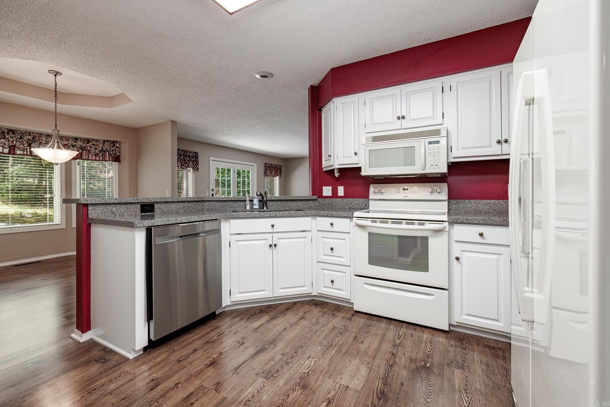 BALLESTEROS - Residential