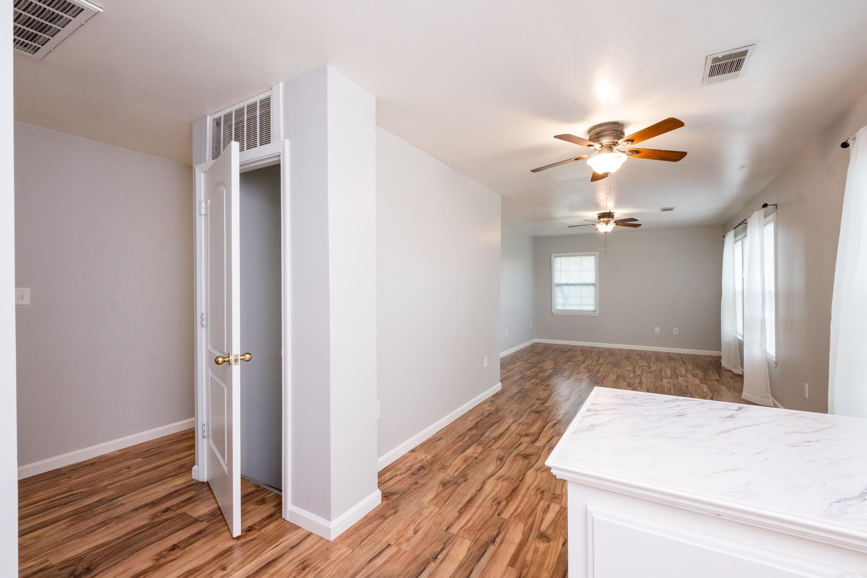 COOLWOOD - Residential