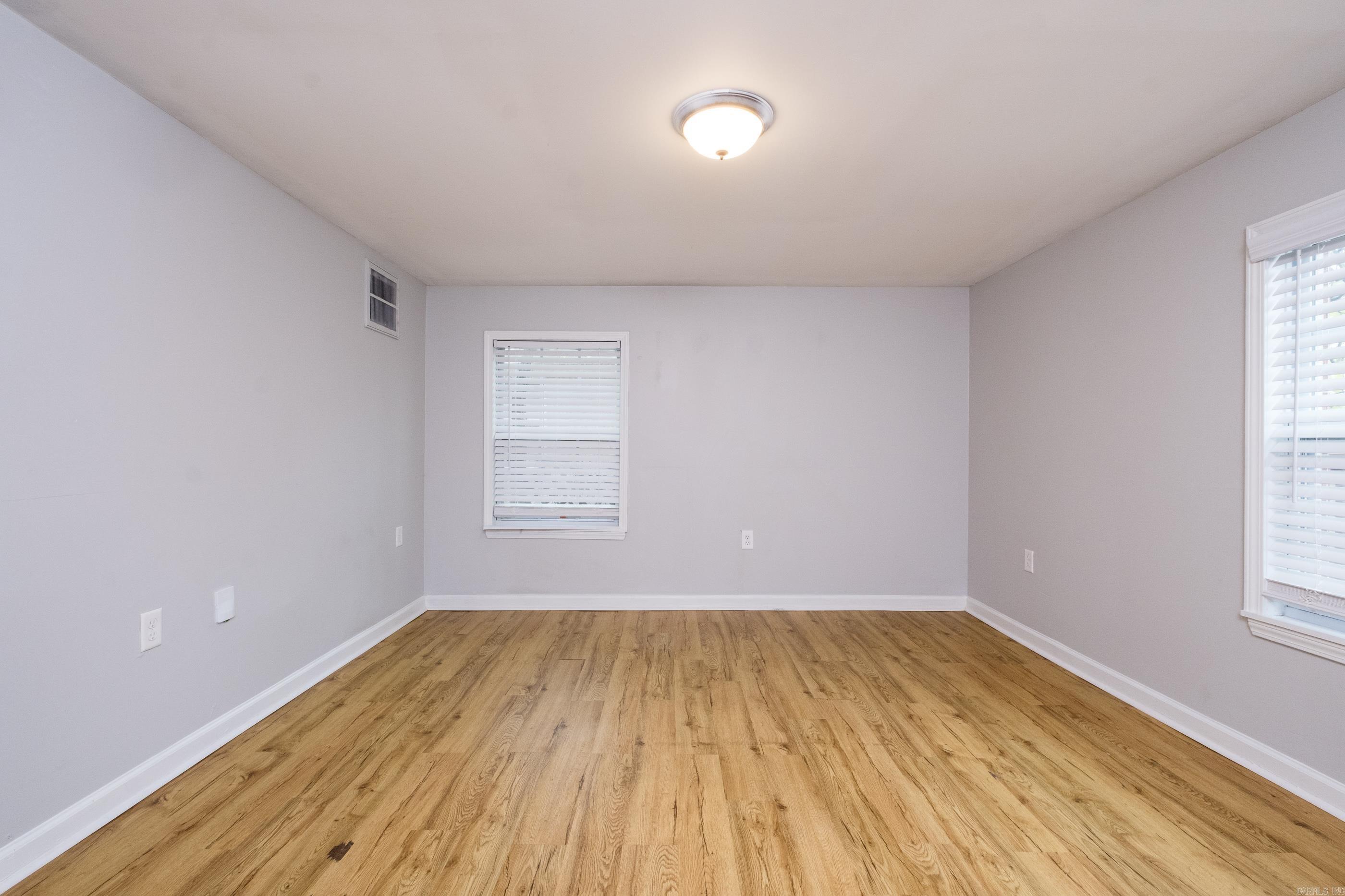 COOLWOOD - Residential