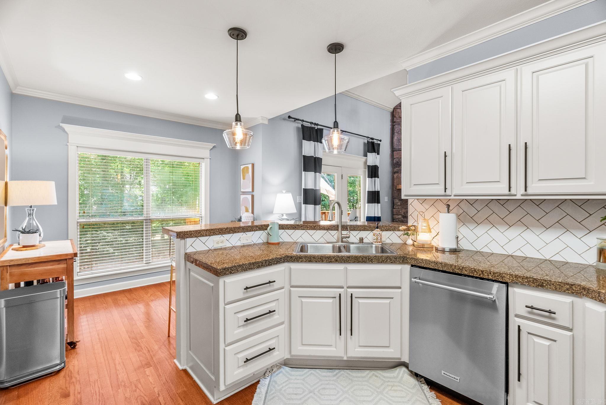 WOODLANDS EDGE - Residential