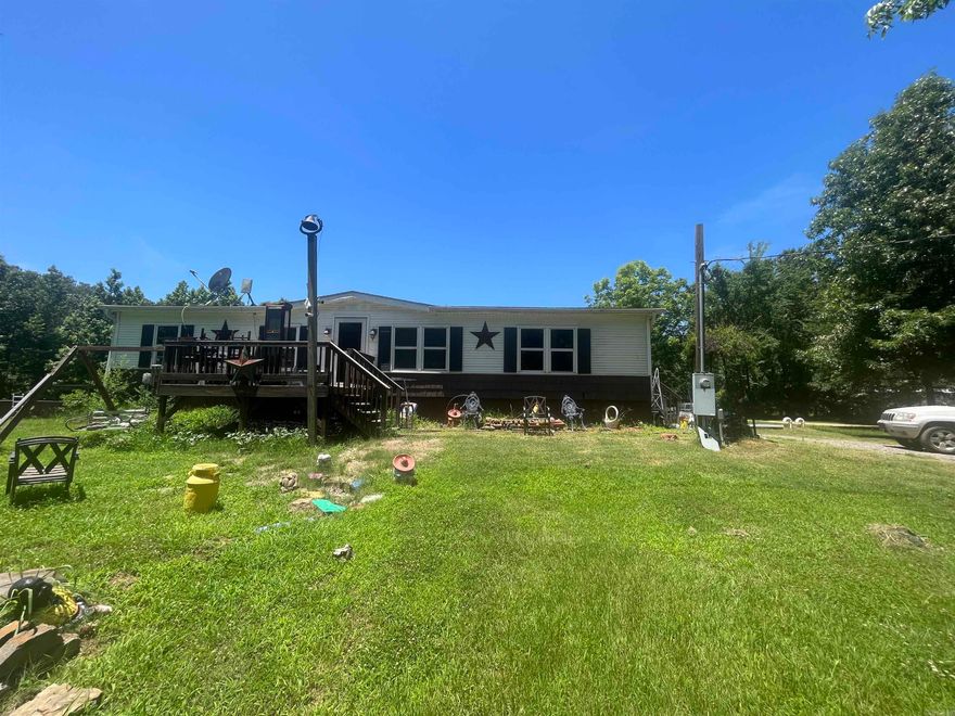 GREAT property in Mayflower! Almost one and a half acres. Square footage given by seller, it is not noted on tax records. 24 hours notice to show, please. No sight unseen offers.