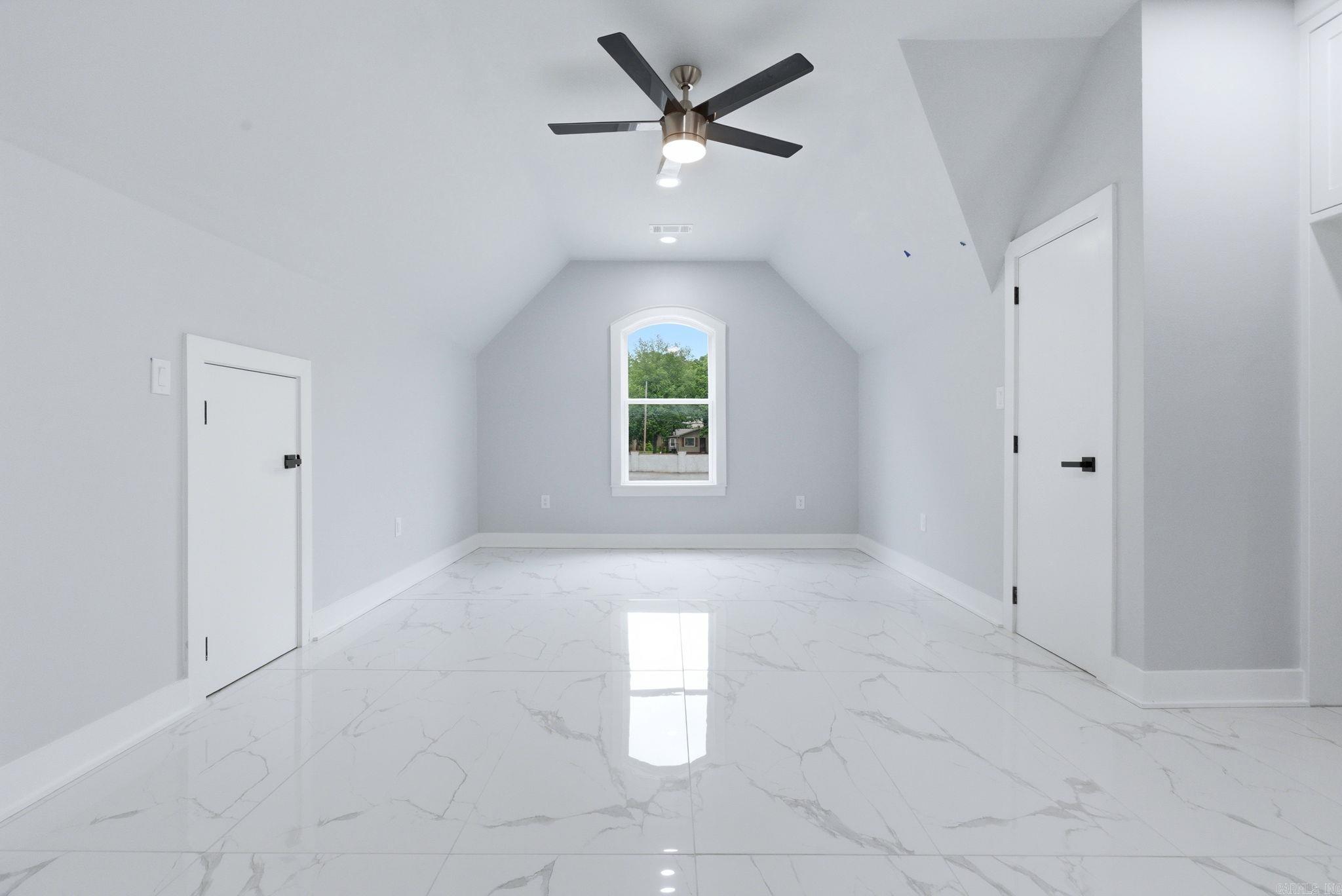 OAK GLEN - Residential