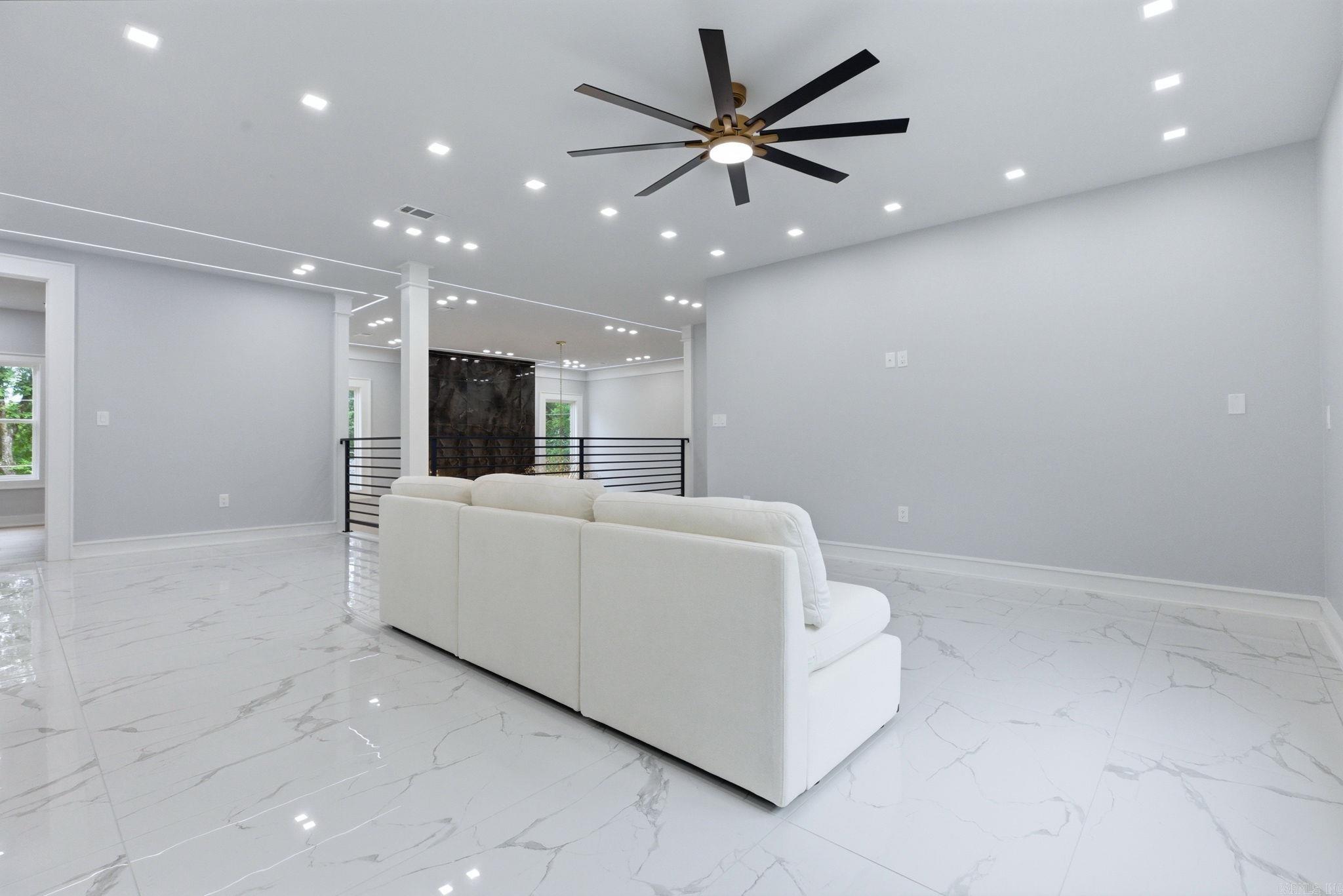 OAK GLEN - Residential
