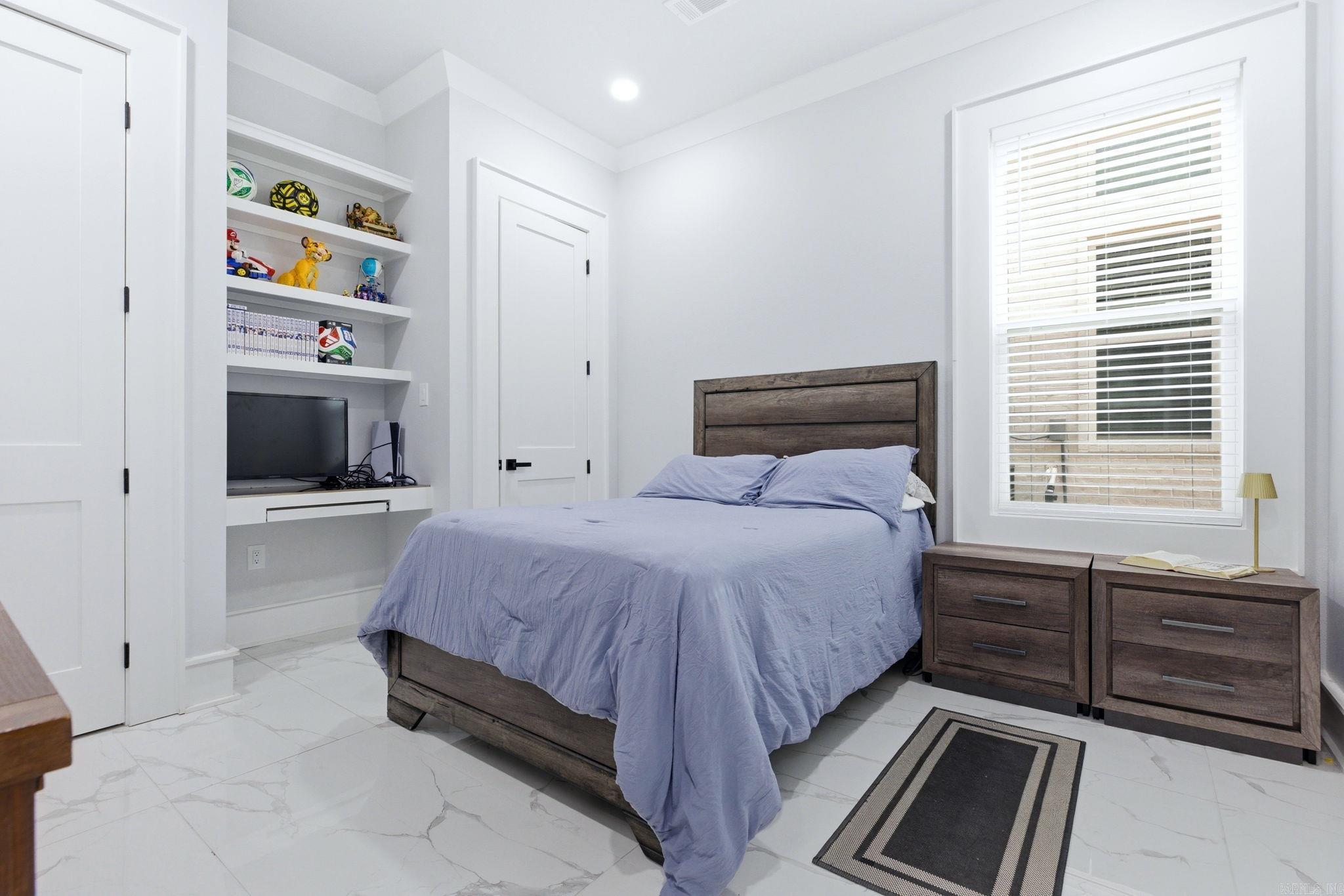 OAK GLEN - Residential