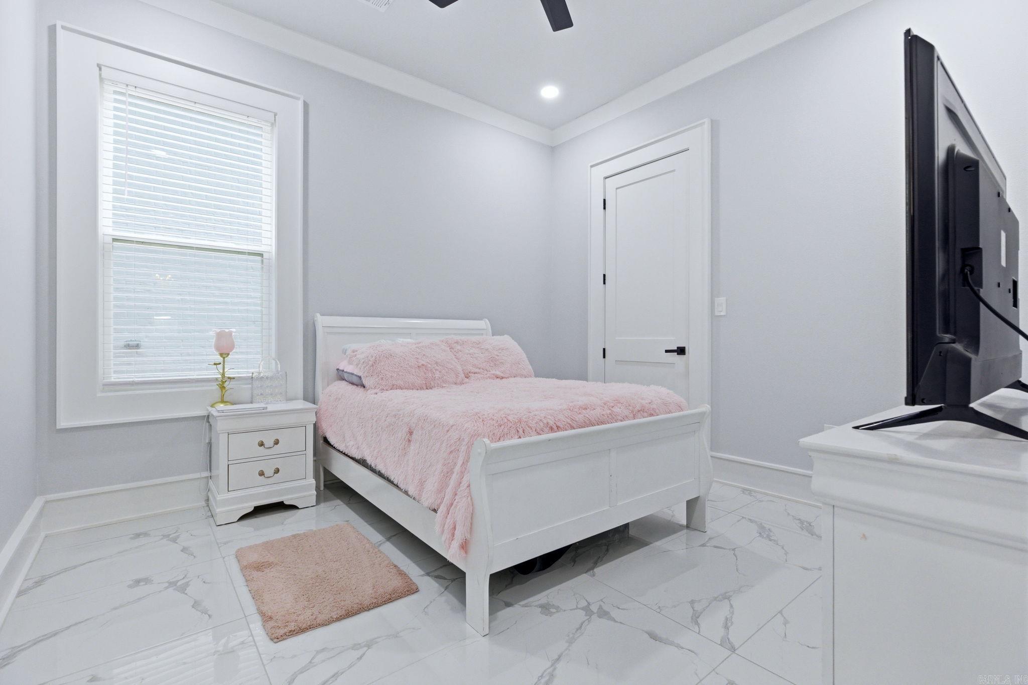 OAK GLEN - Residential