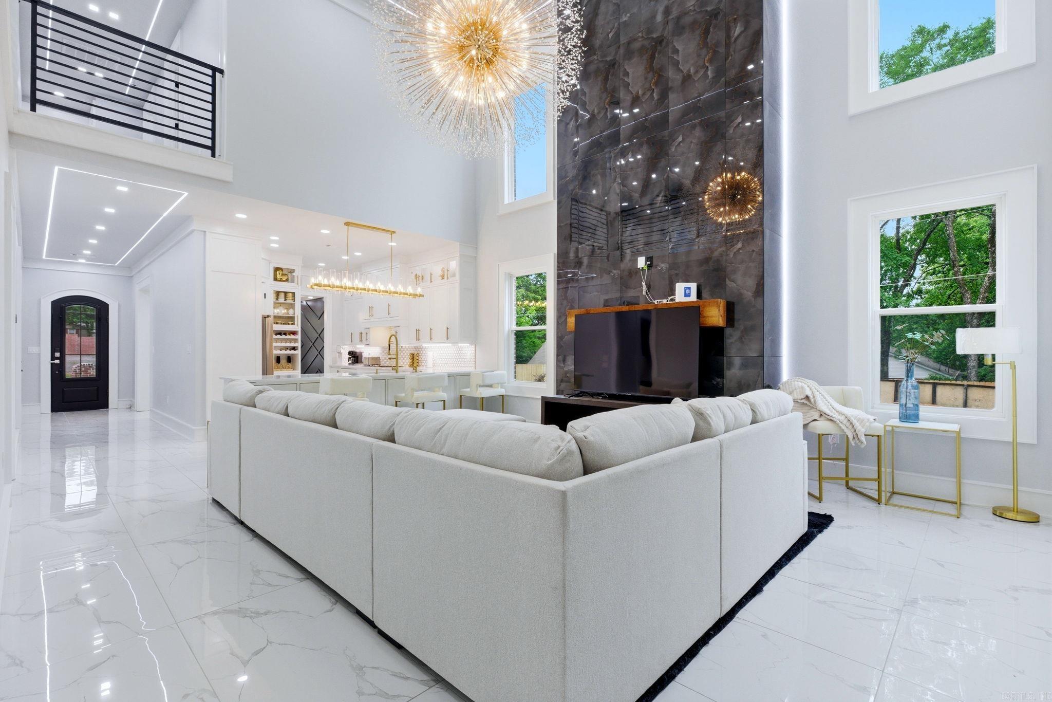 OAK GLEN - Residential