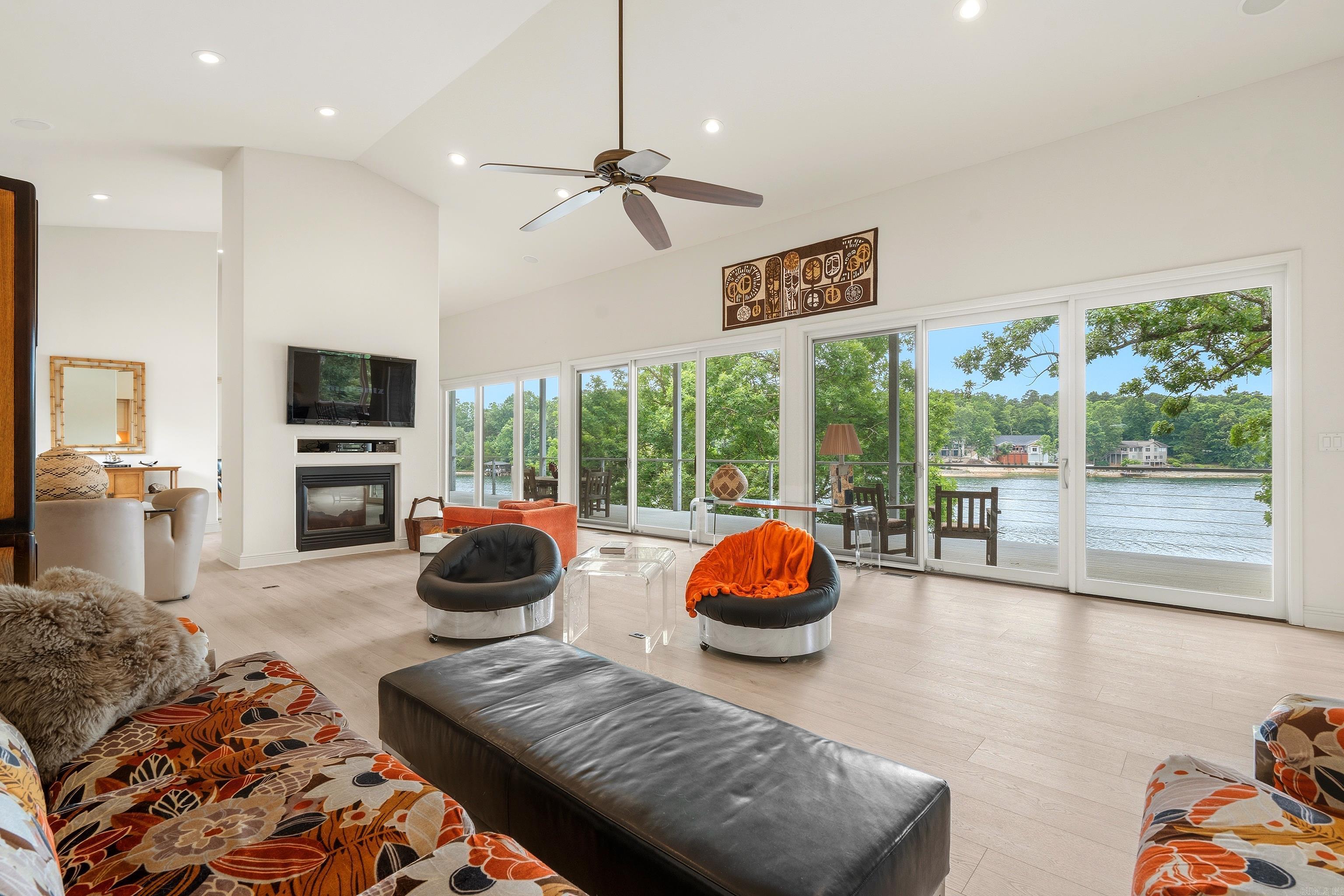 TIBURON - Residential