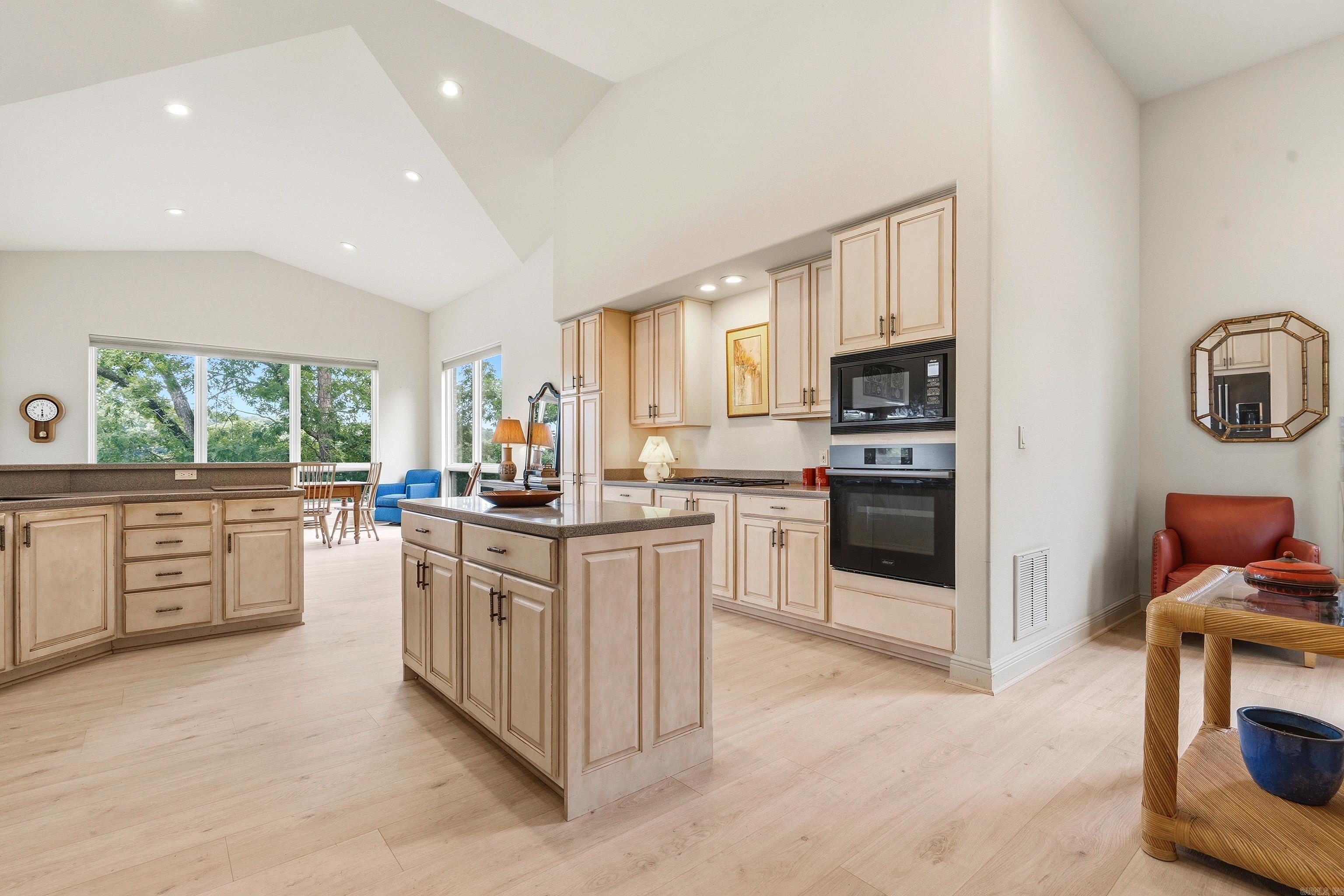 TIBURON - Residential