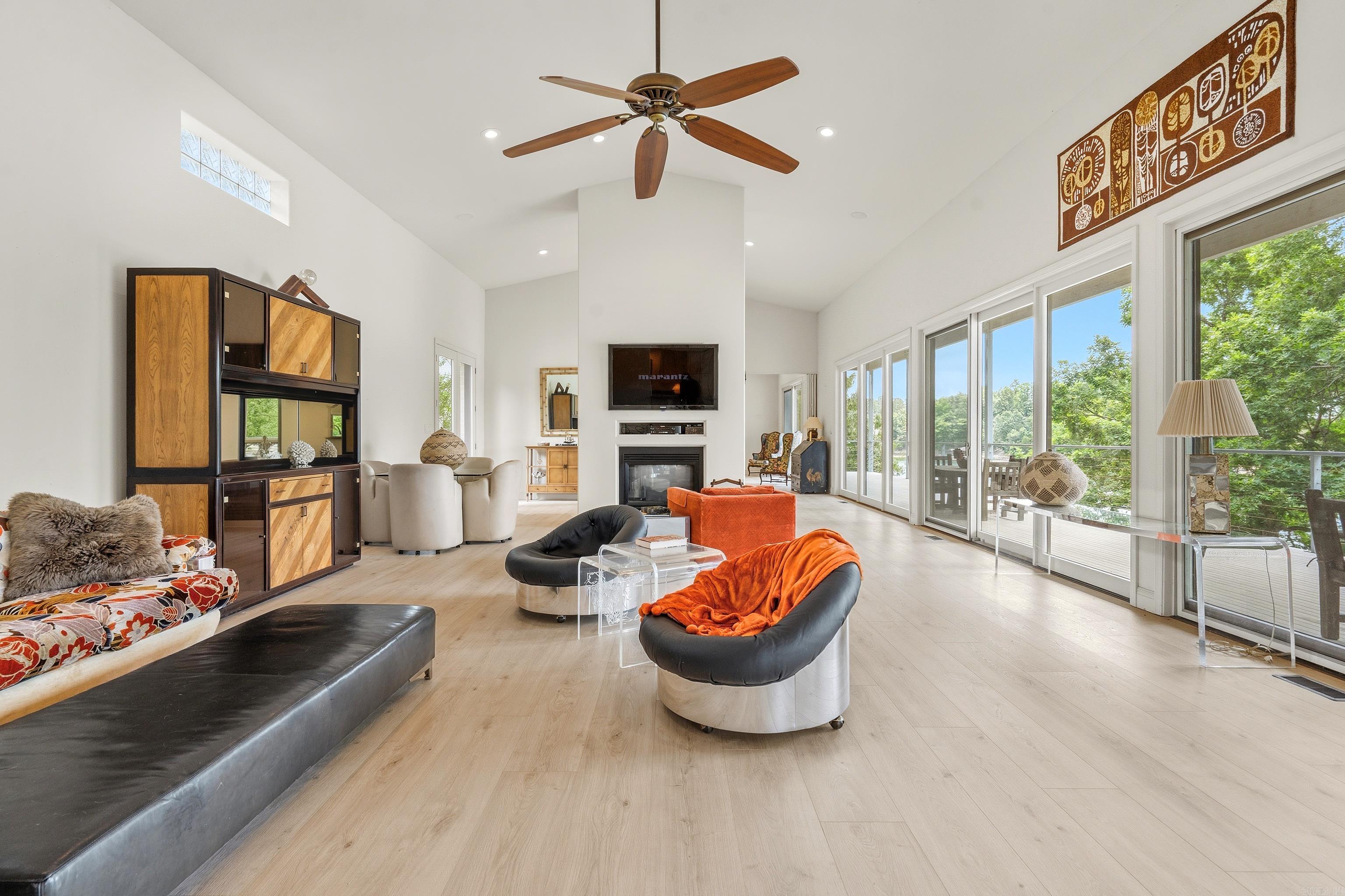 TIBURON - Residential