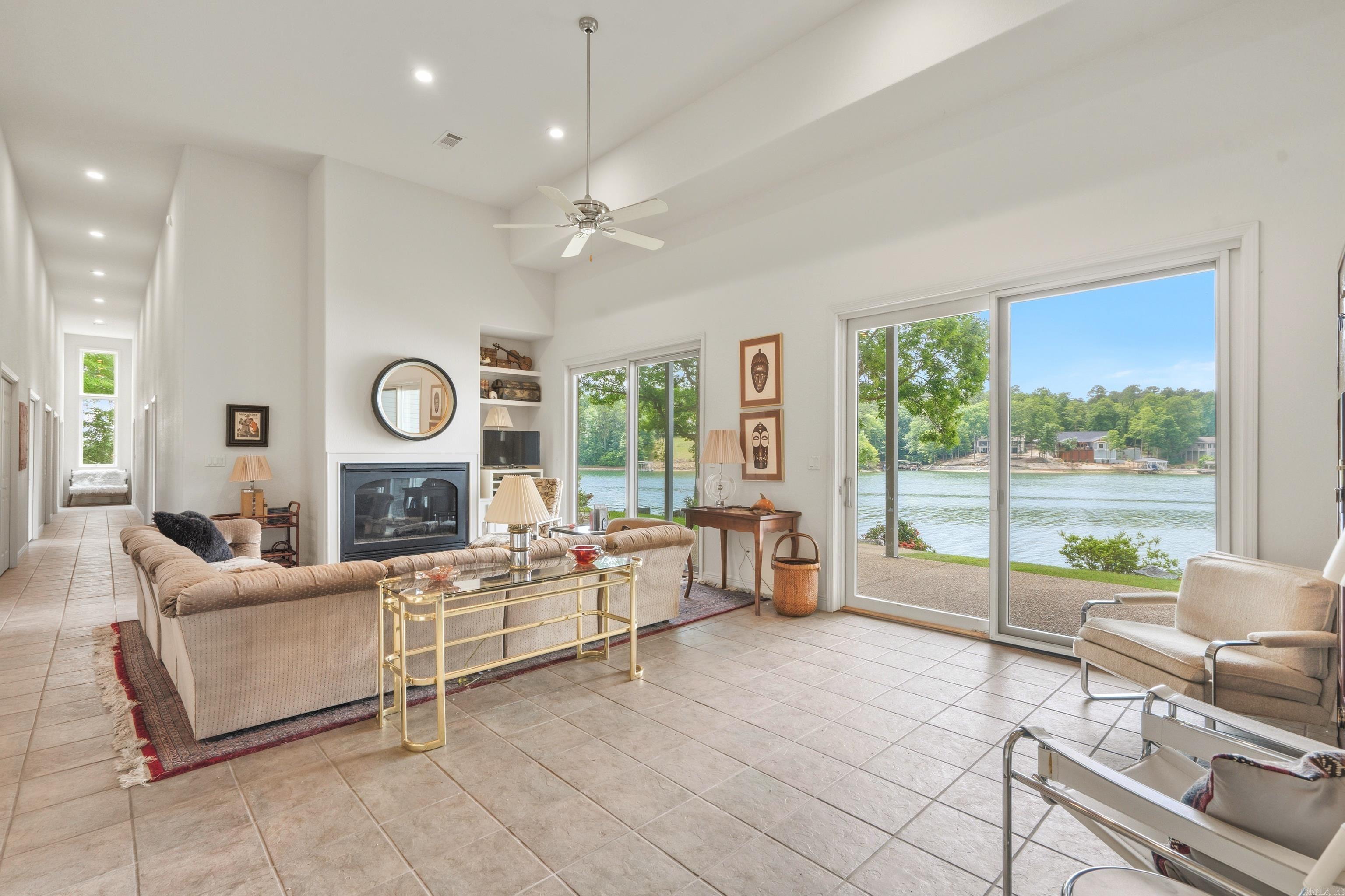 TIBURON - Residential