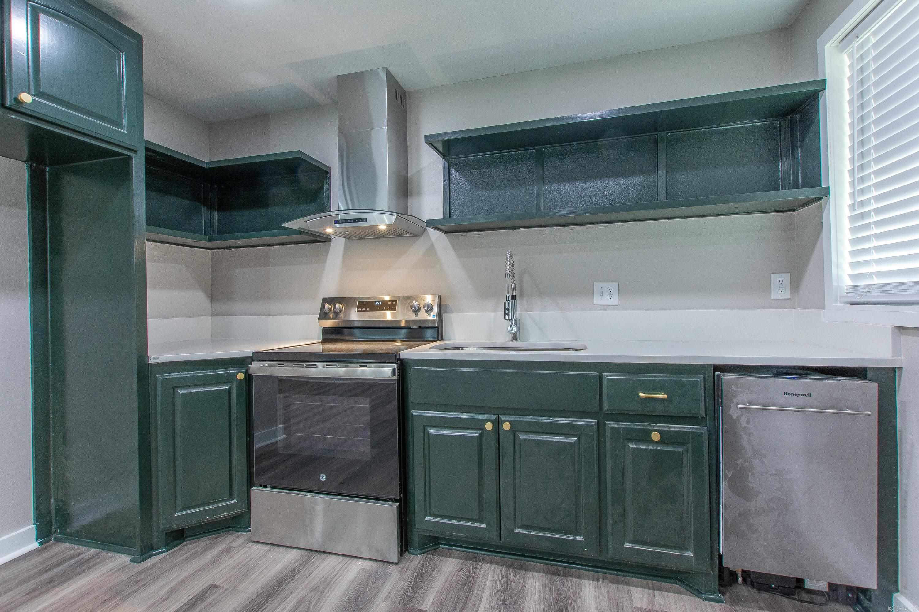 SUNNYSIDE HILLS ADDN TO JACK - Residential