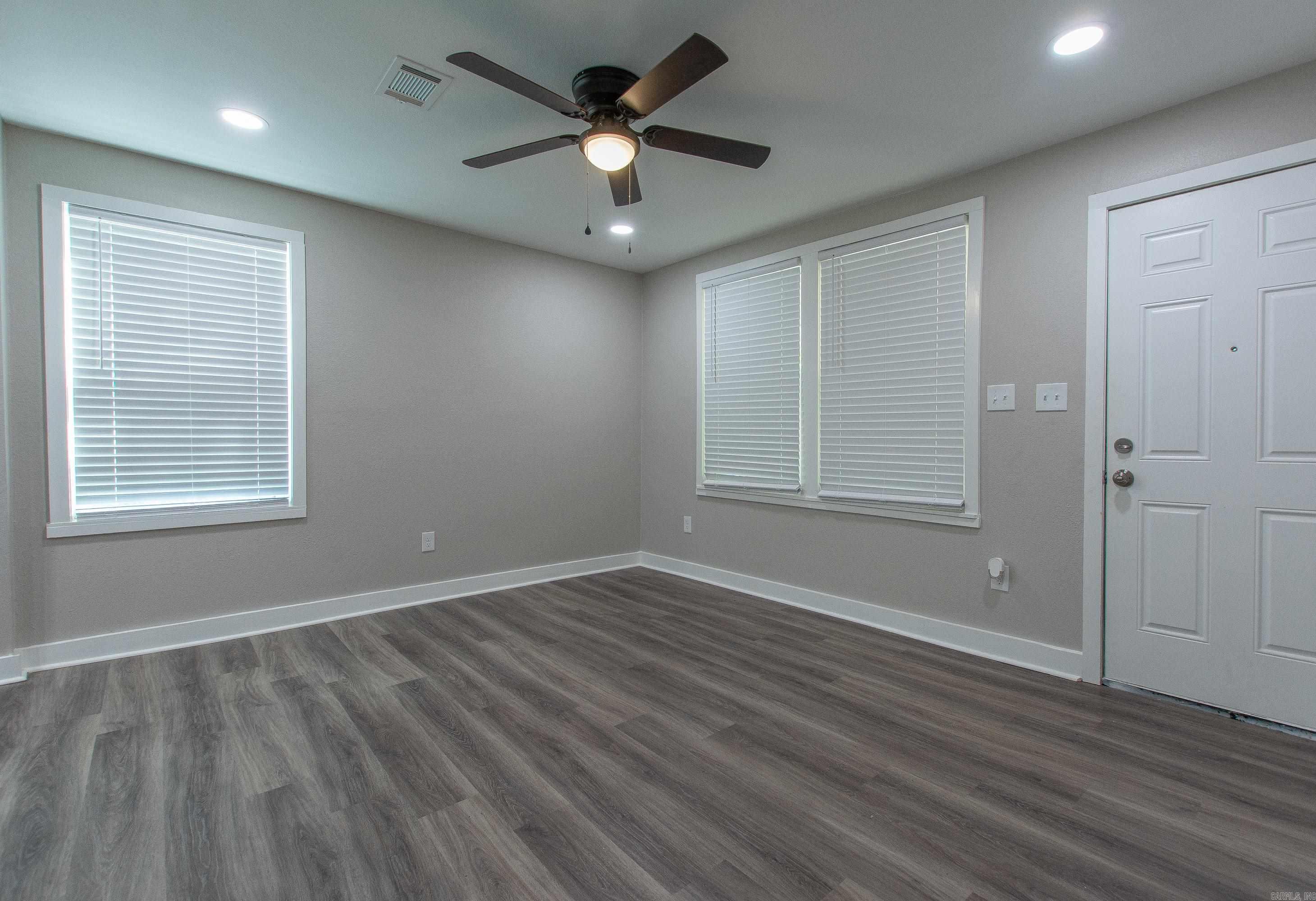 SUNNYSIDE HILLS ADDN TO JACK - Residential