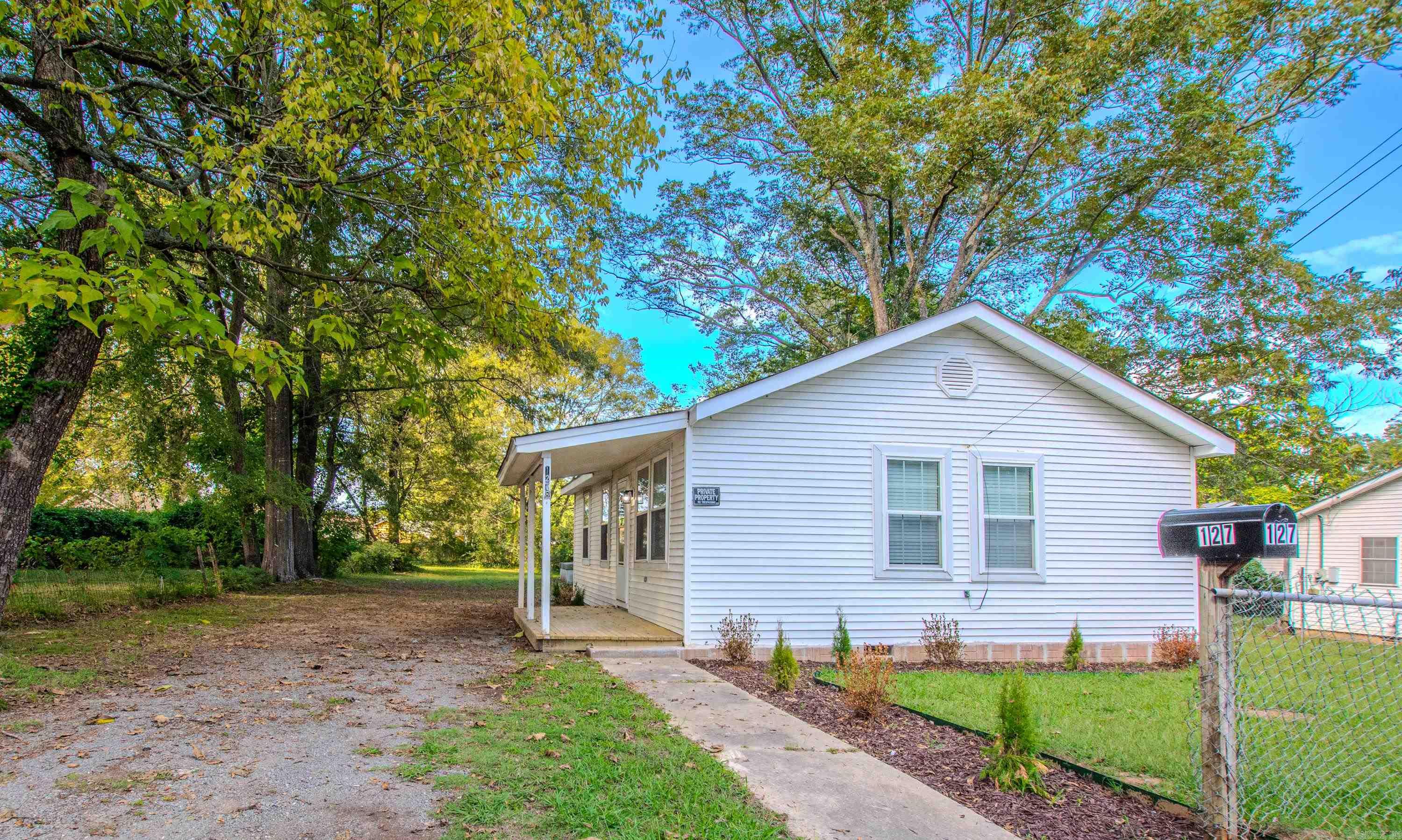 SUNNYSIDE HILLS ADDN TO JACK - Residential