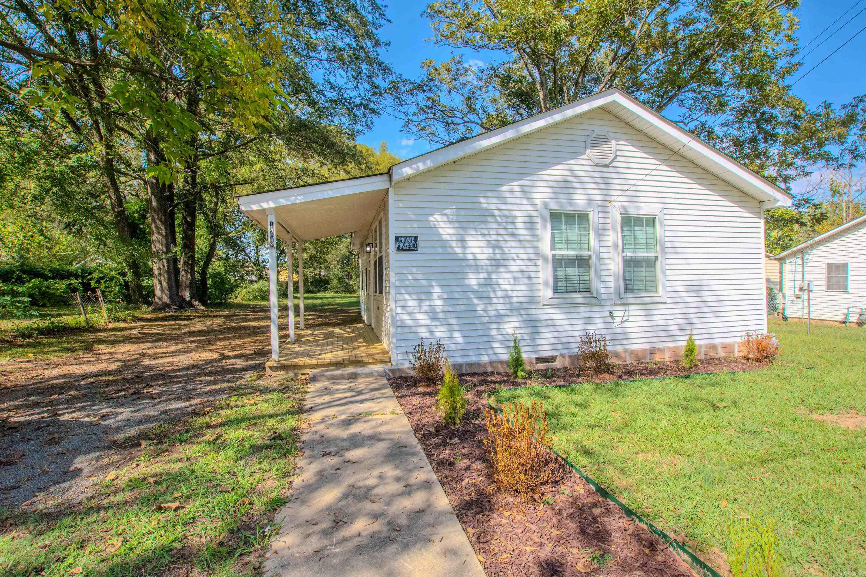 SUNNYSIDE HILLS ADDN TO JACK - Residential