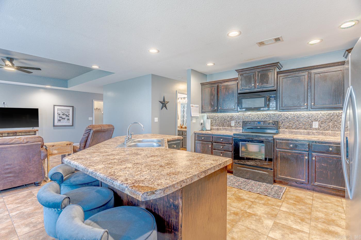 WINDSOR LANDING - Residential