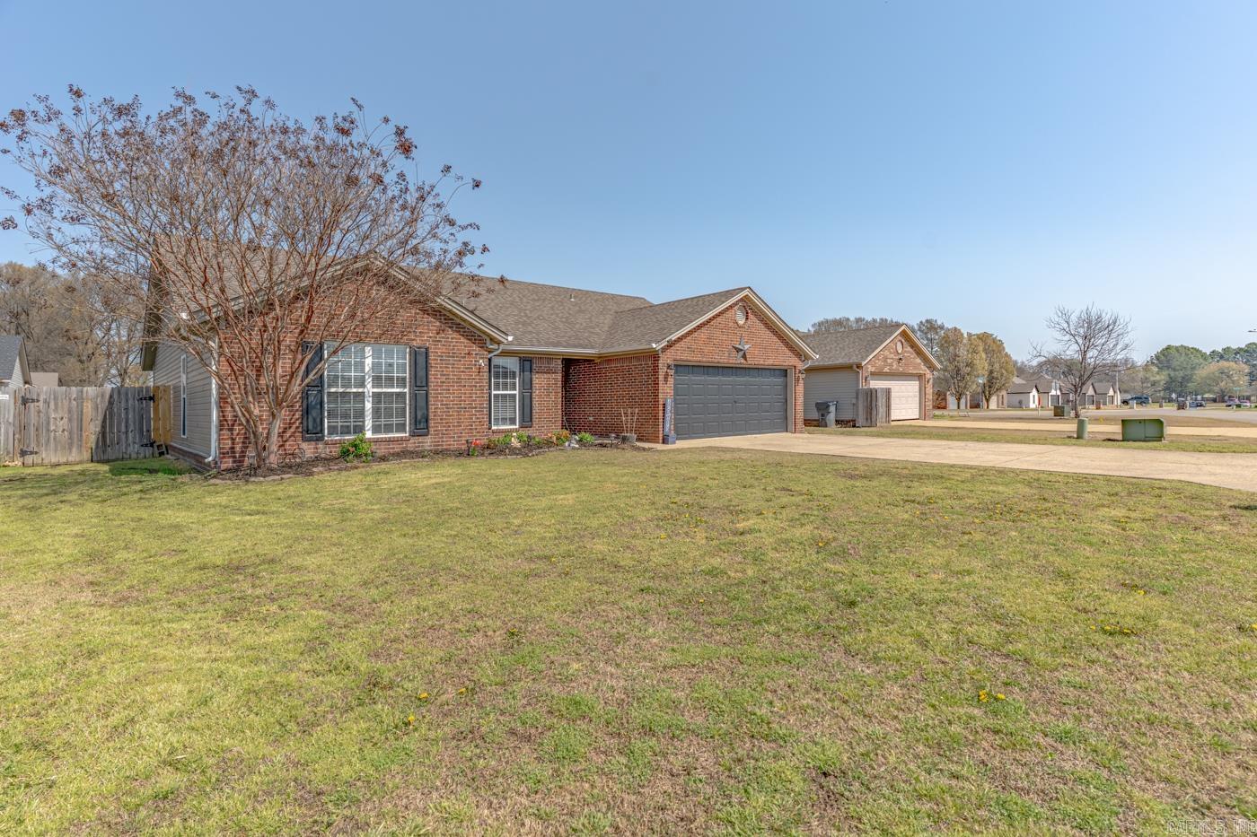 WINDSOR LANDING - Residential