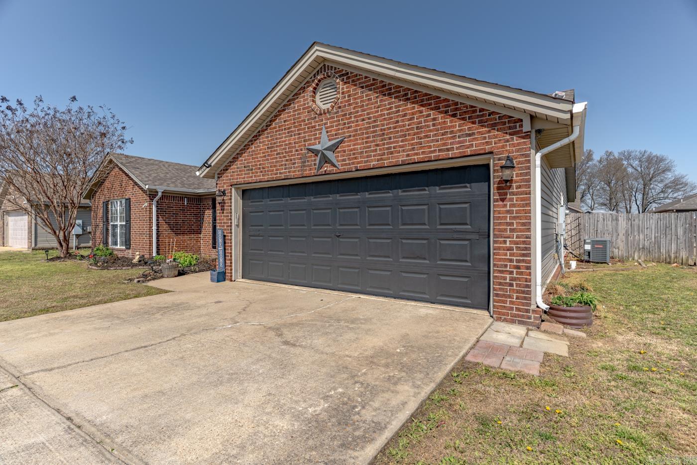 WINDSOR LANDING - Residential