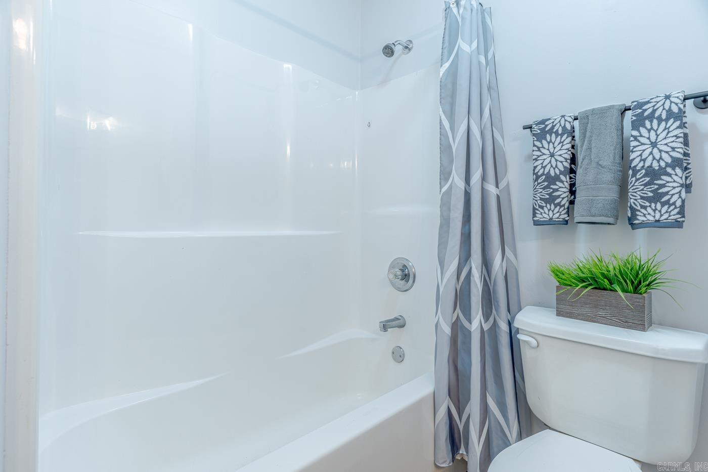 WINDSOR LANDING - Residential