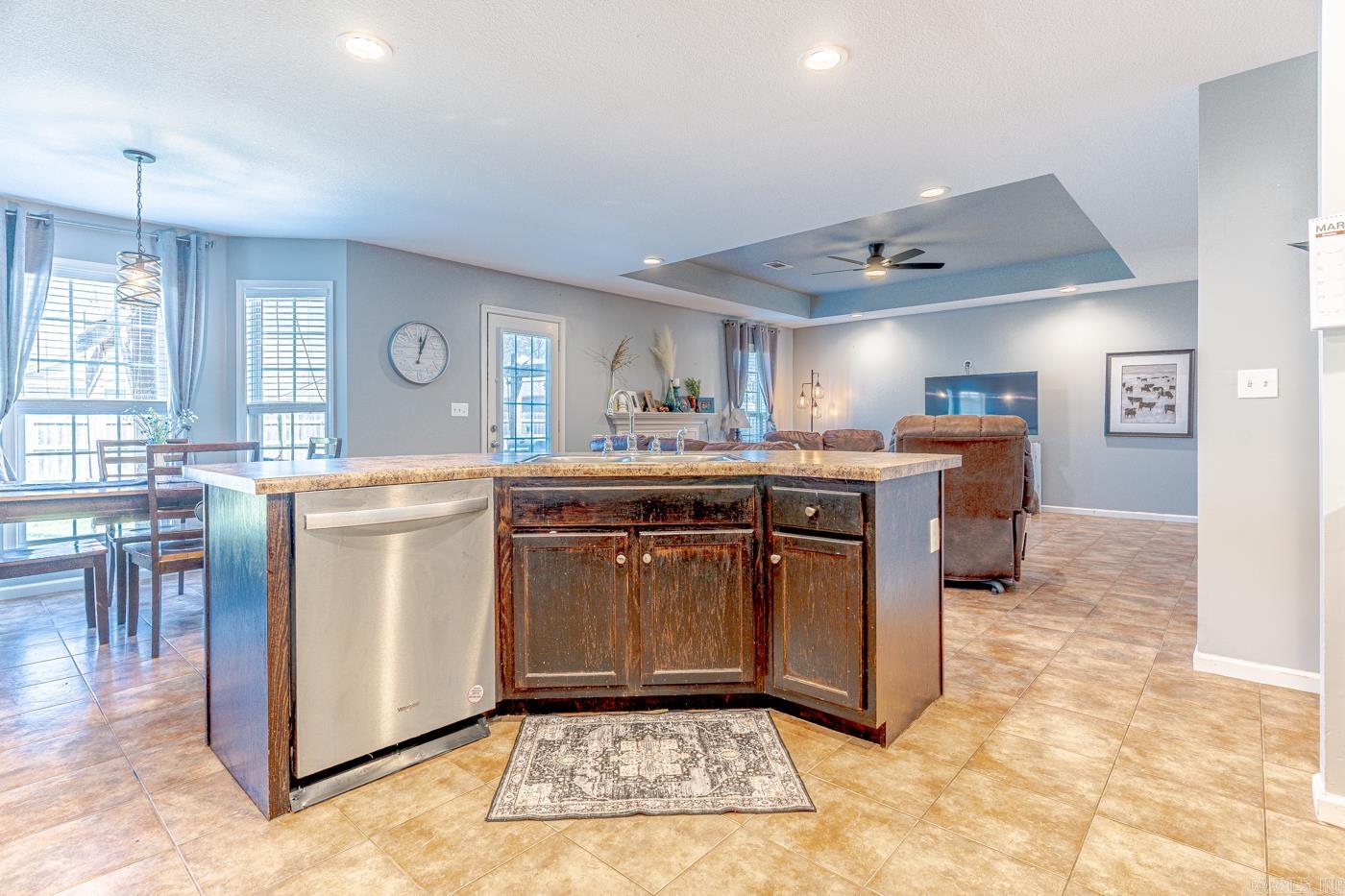 WINDSOR LANDING - Residential