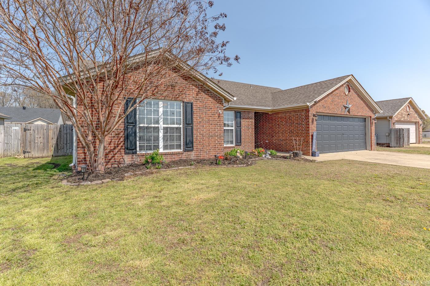 WINDSOR LANDING - Residential