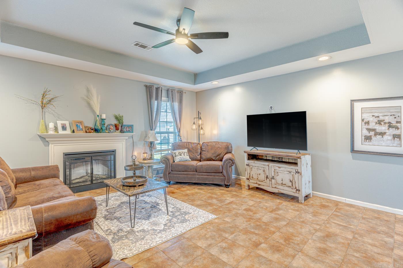 WINDSOR LANDING - Residential