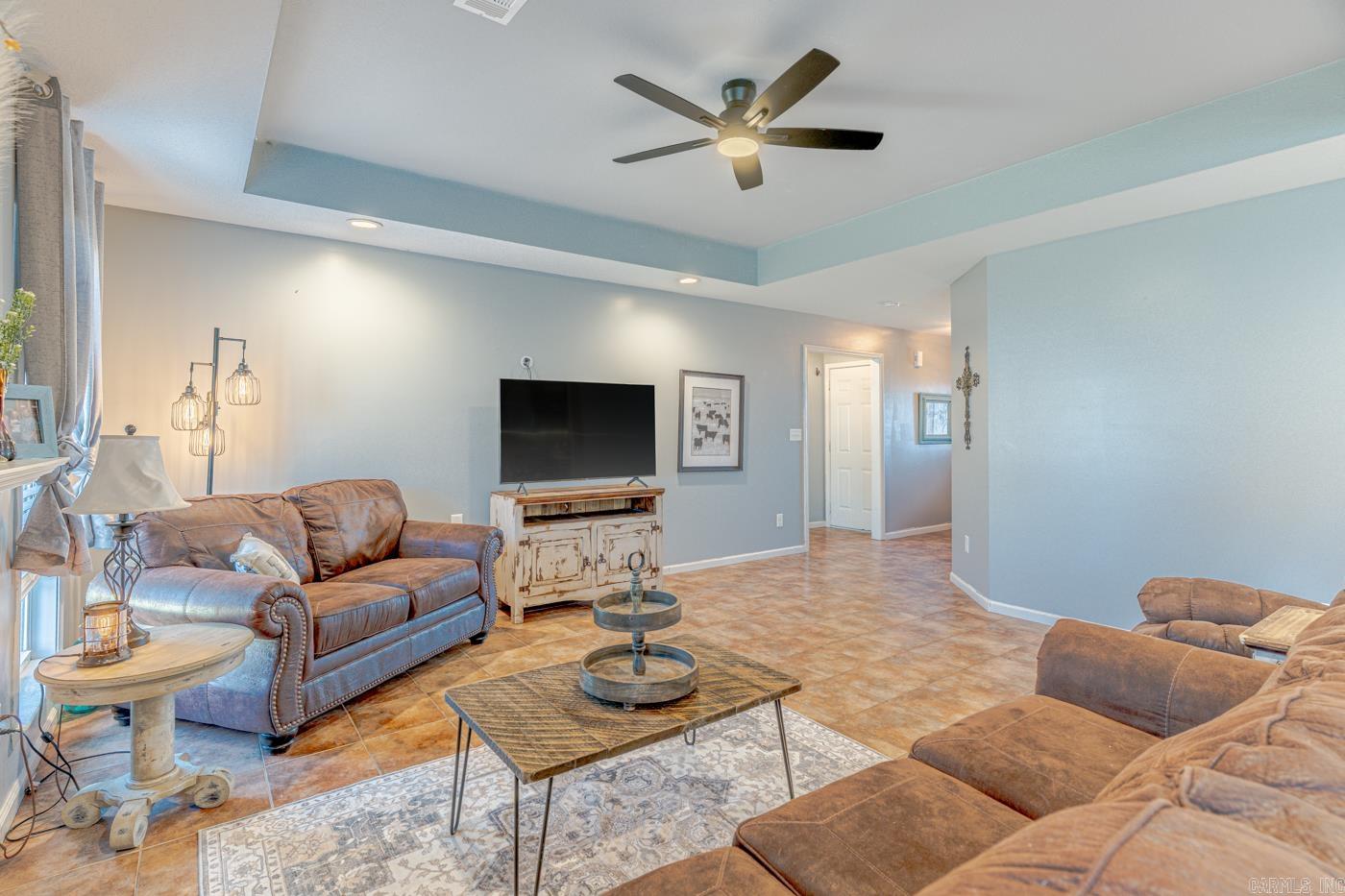 WINDSOR LANDING - Residential