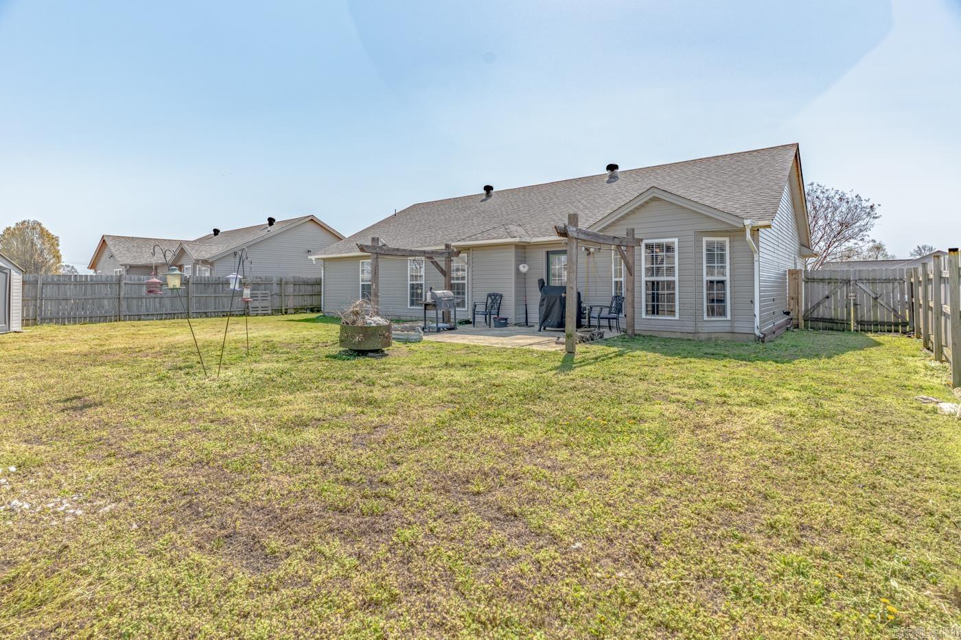 WINDSOR LANDING - Residential