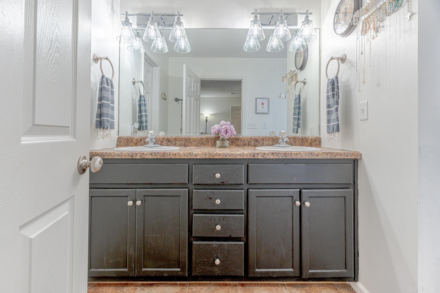 WINDSOR LANDING - Residential