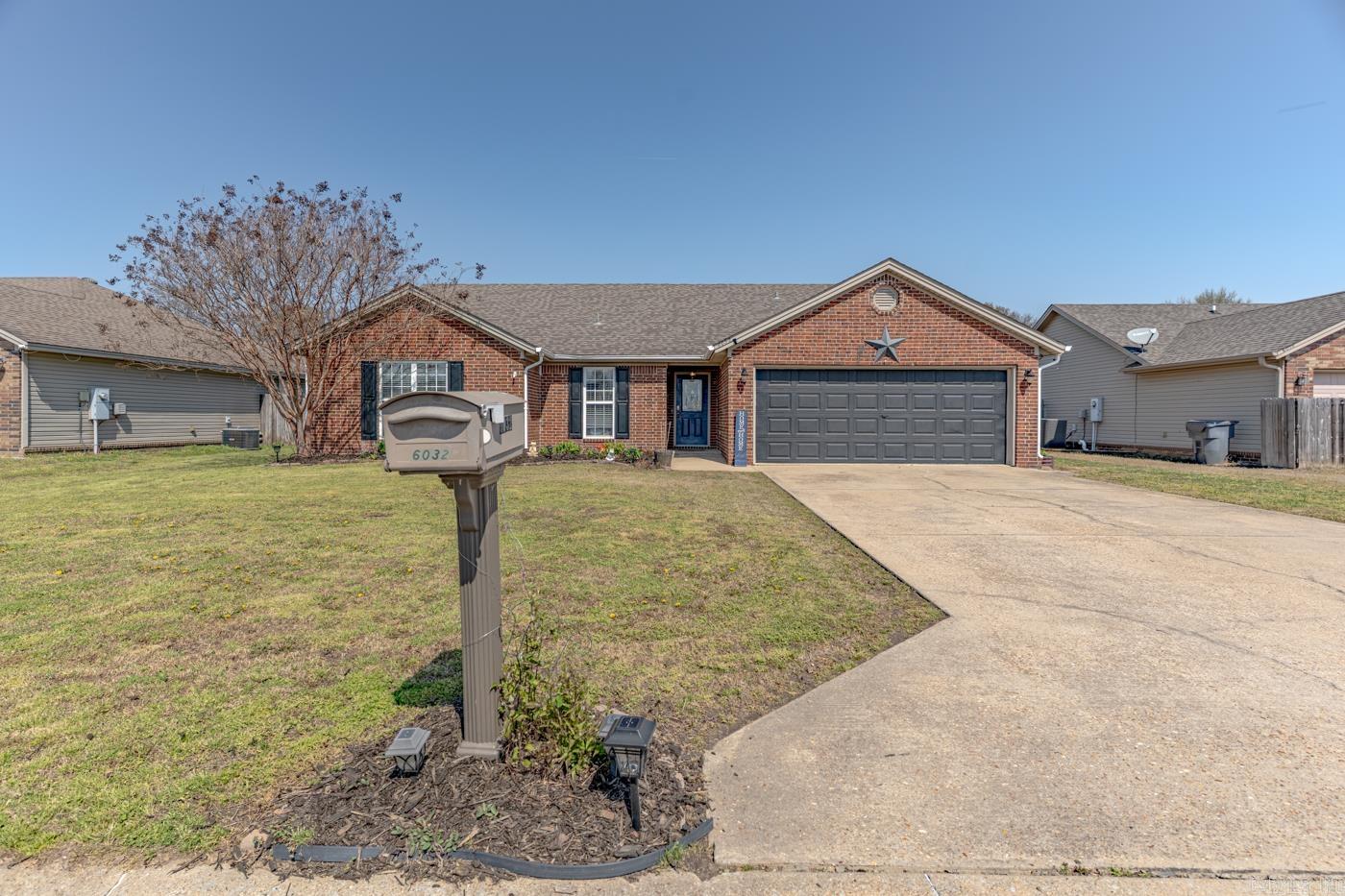 WINDSOR LANDING - Residential