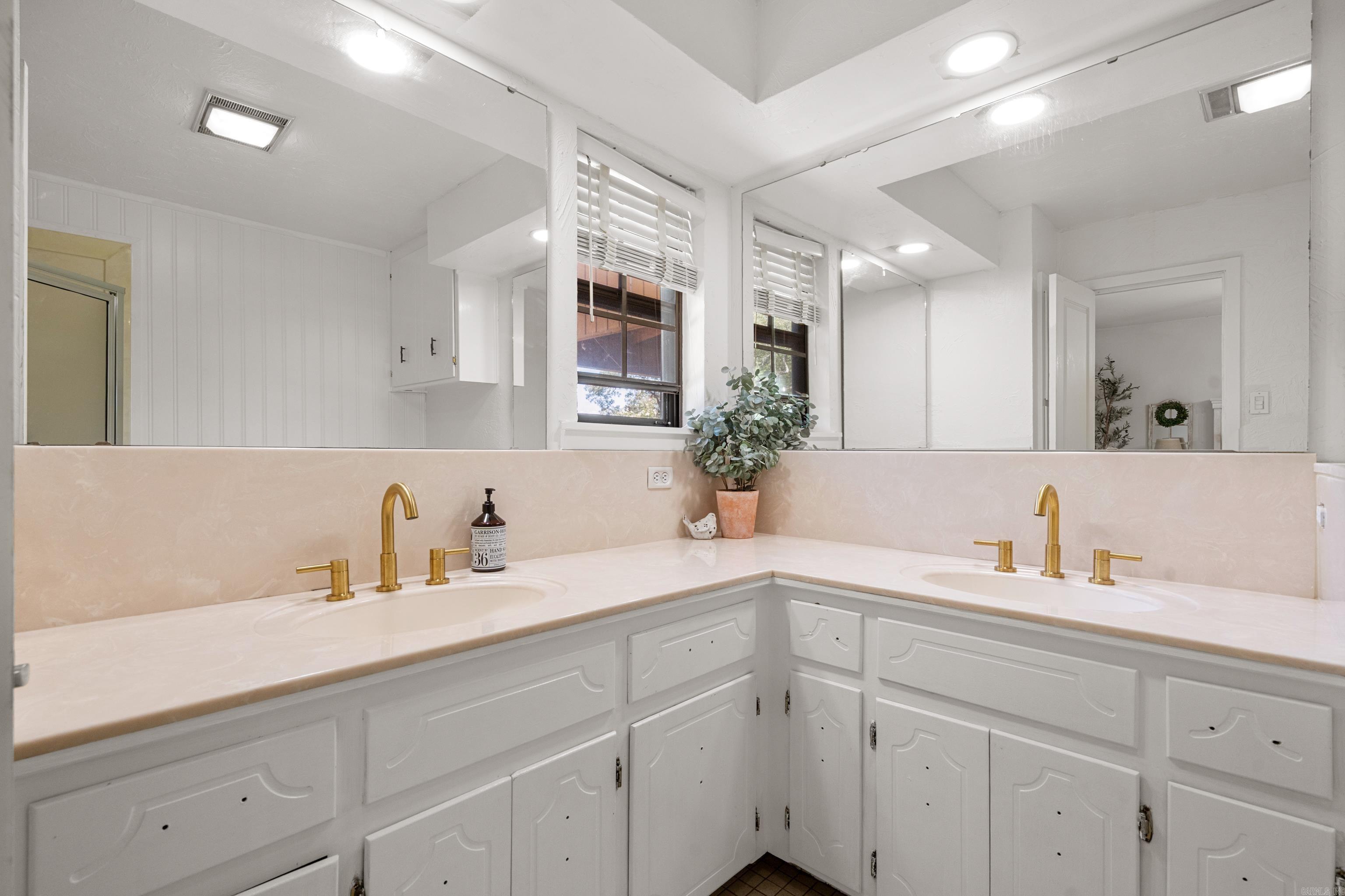 PINE VISTA ESTATES - Residential