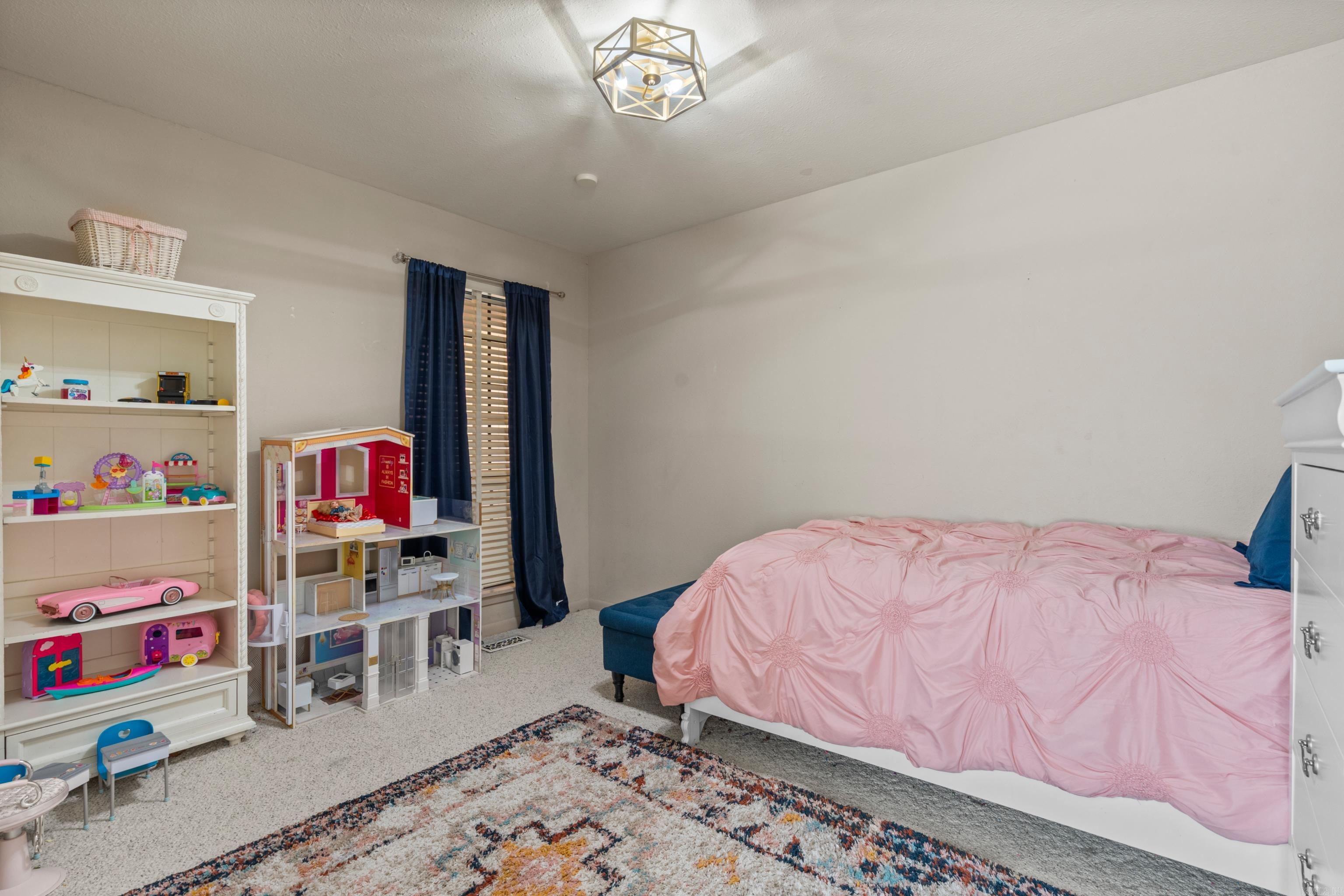 PINE VISTA ESTATES - Residential