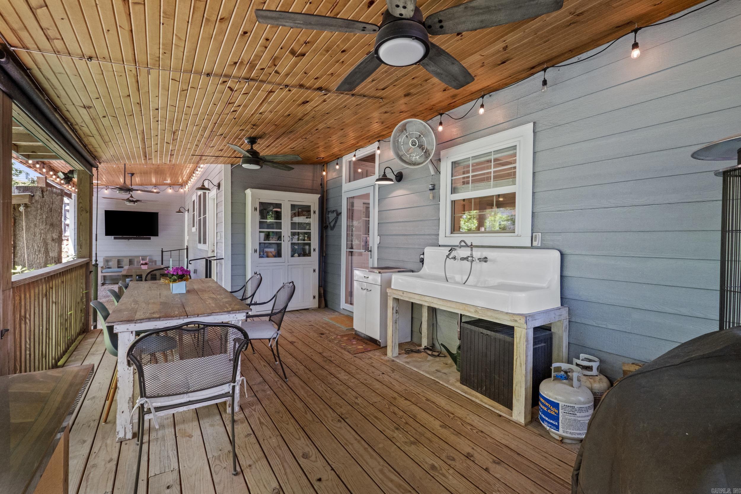 EAST PULASKI HGTS - Residential