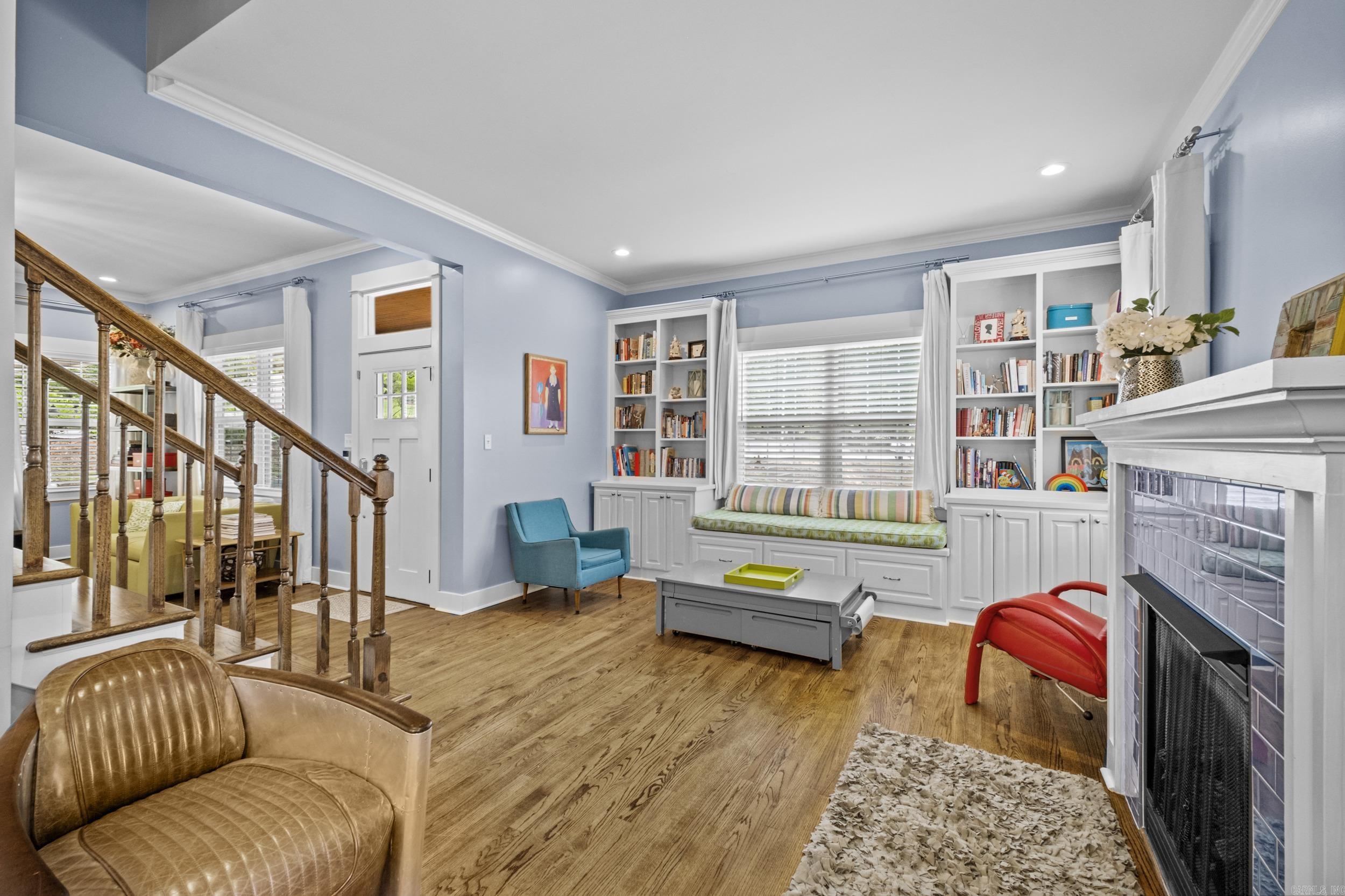 EAST PULASKI HGTS - Residential