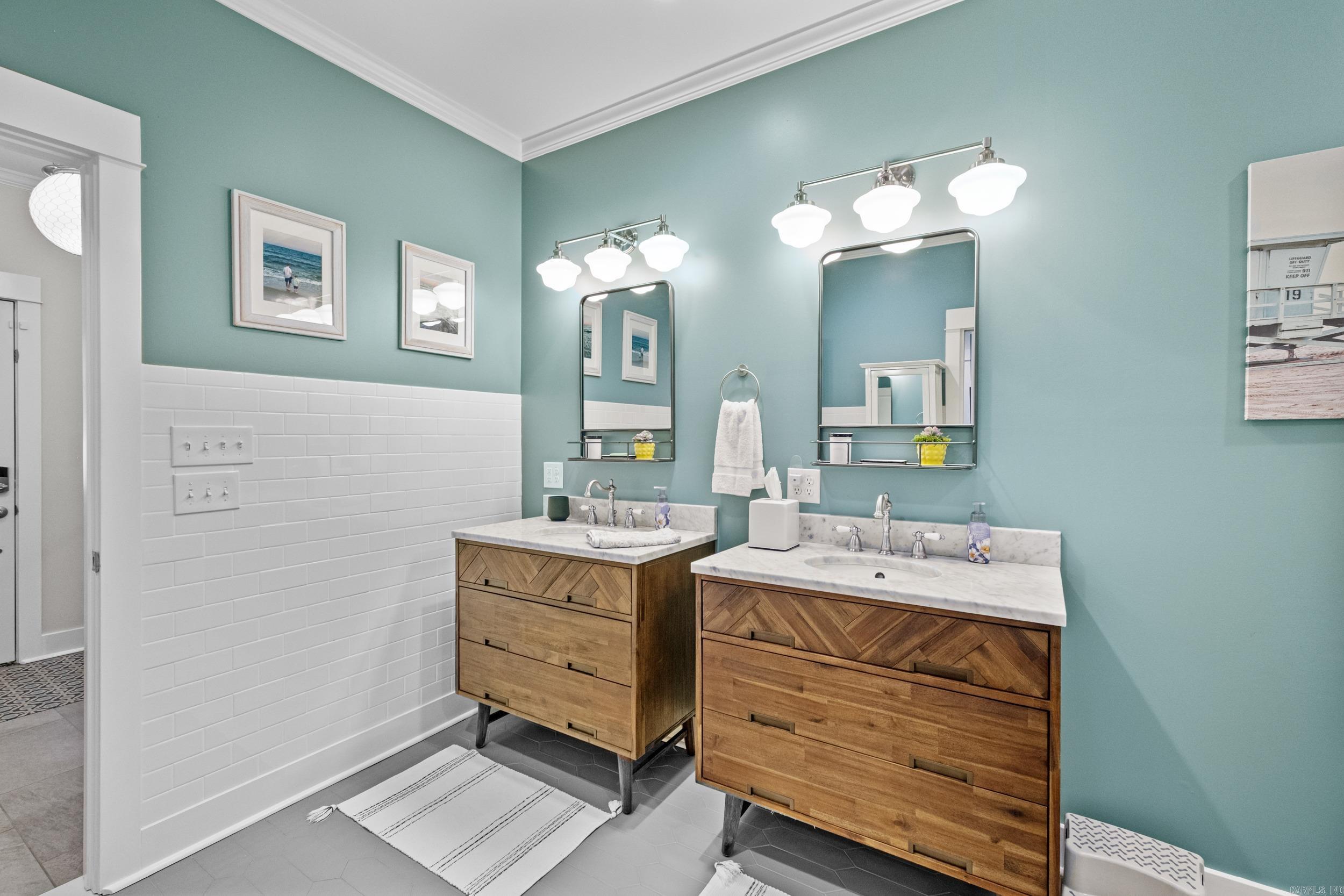 EAST PULASKI HGTS - Residential