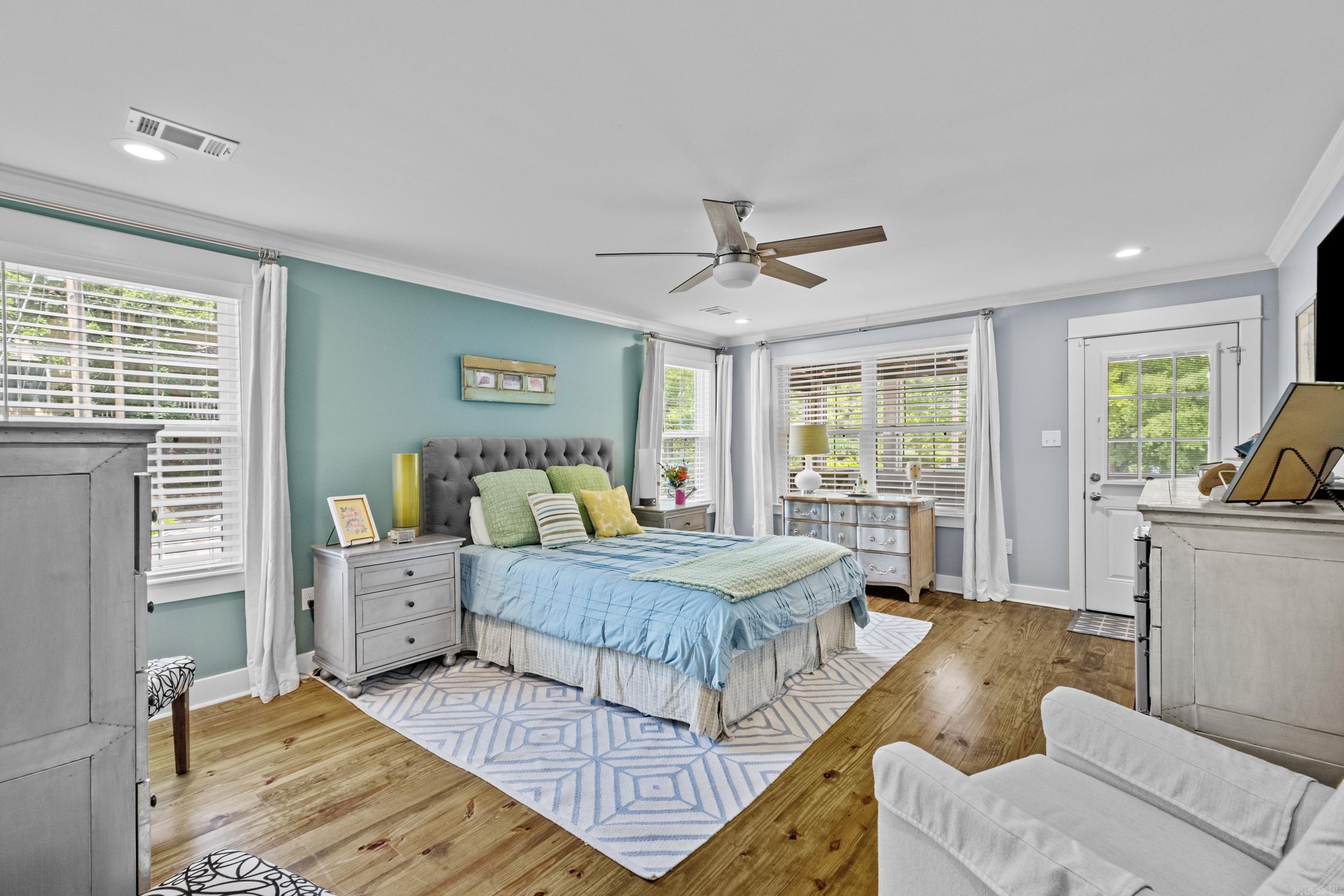EAST PULASKI HGTS - Residential