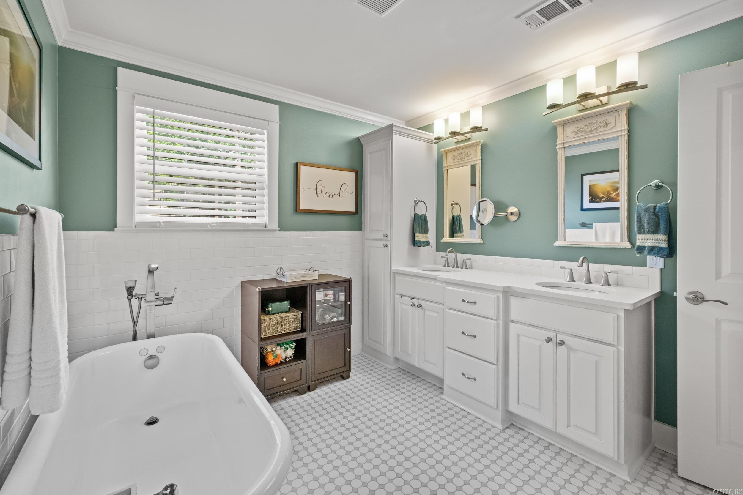 EAST PULASKI HGTS - Residential
