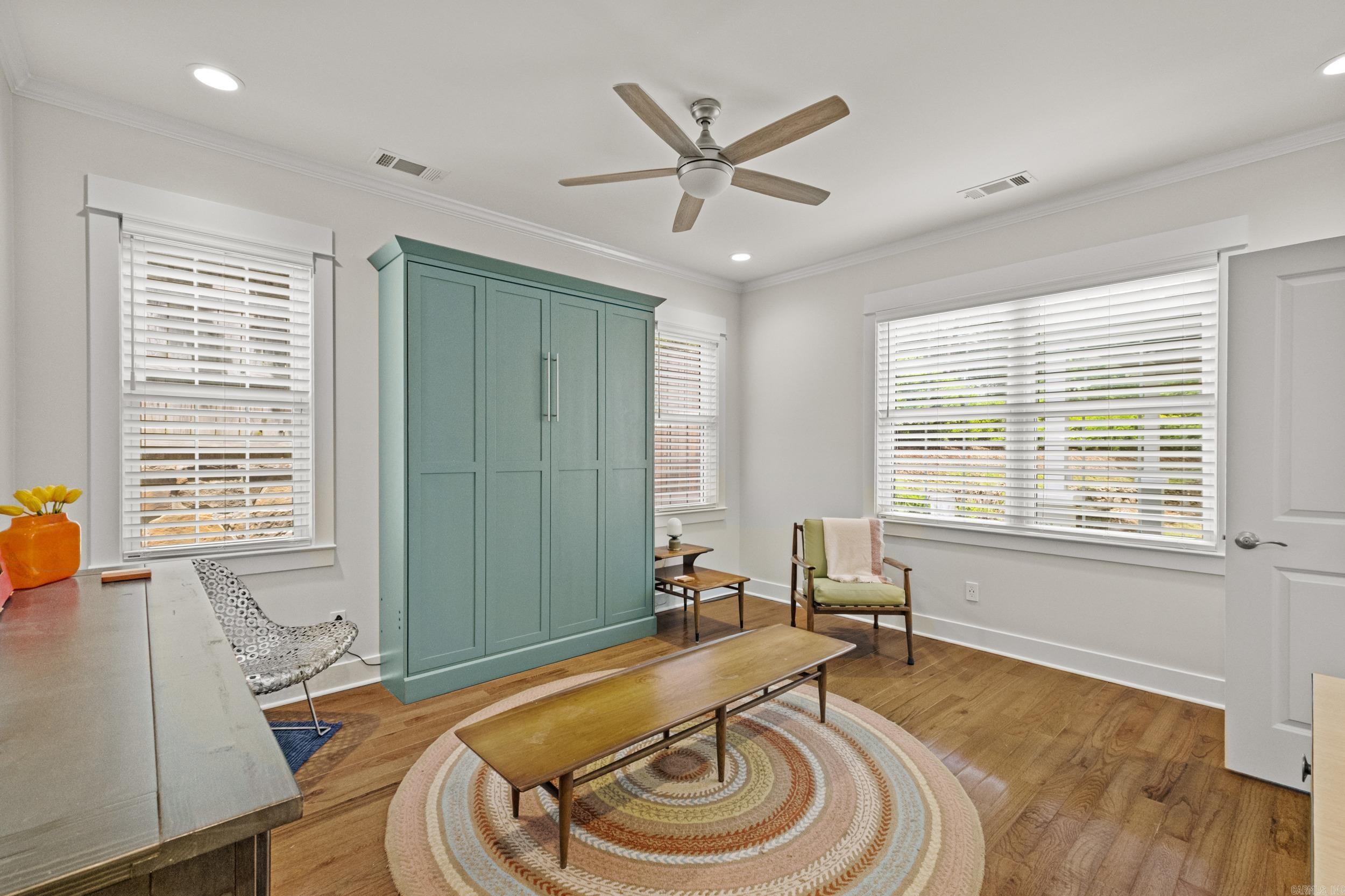 EAST PULASKI HGTS - Residential