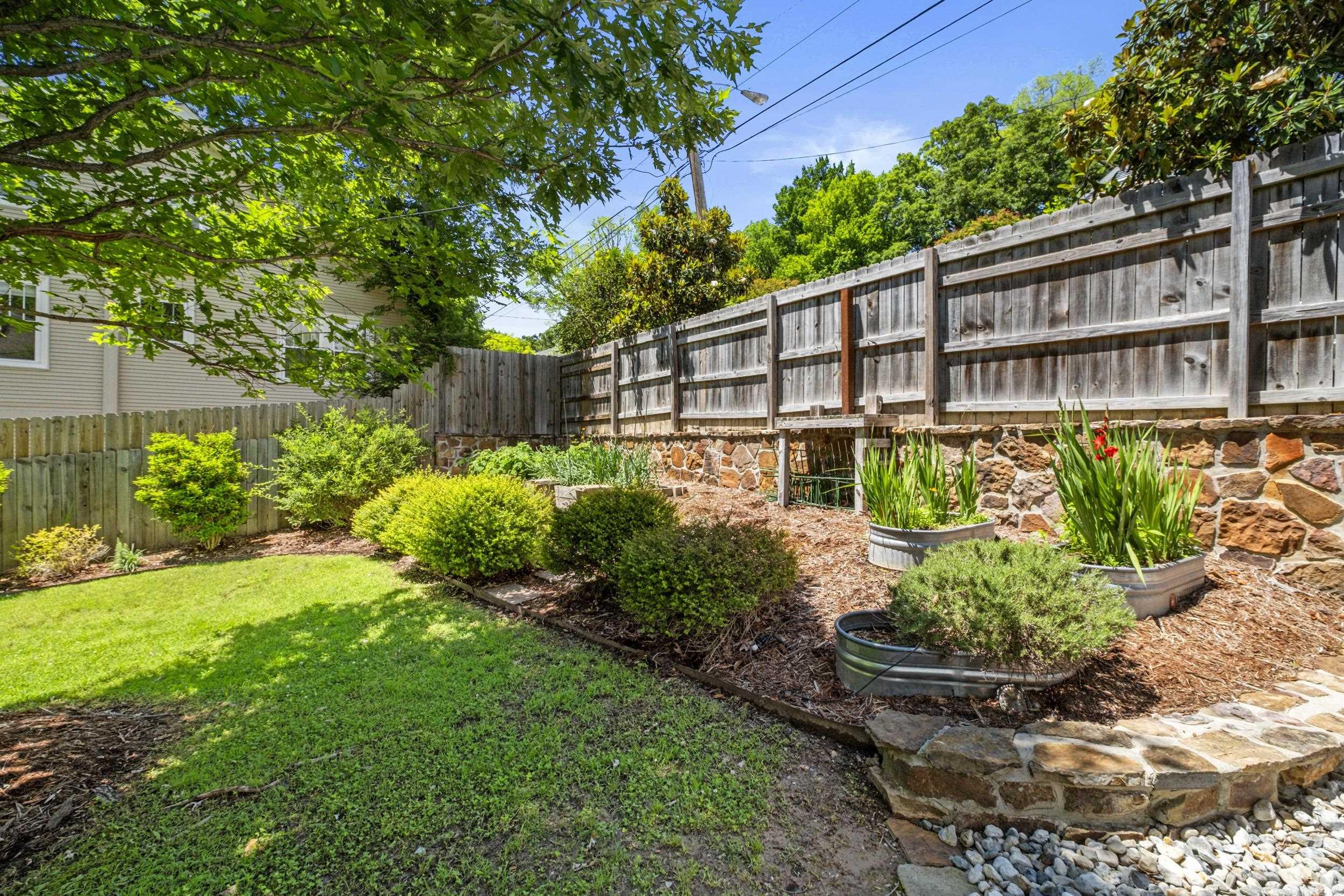 EAST PULASKI HGTS - Residential