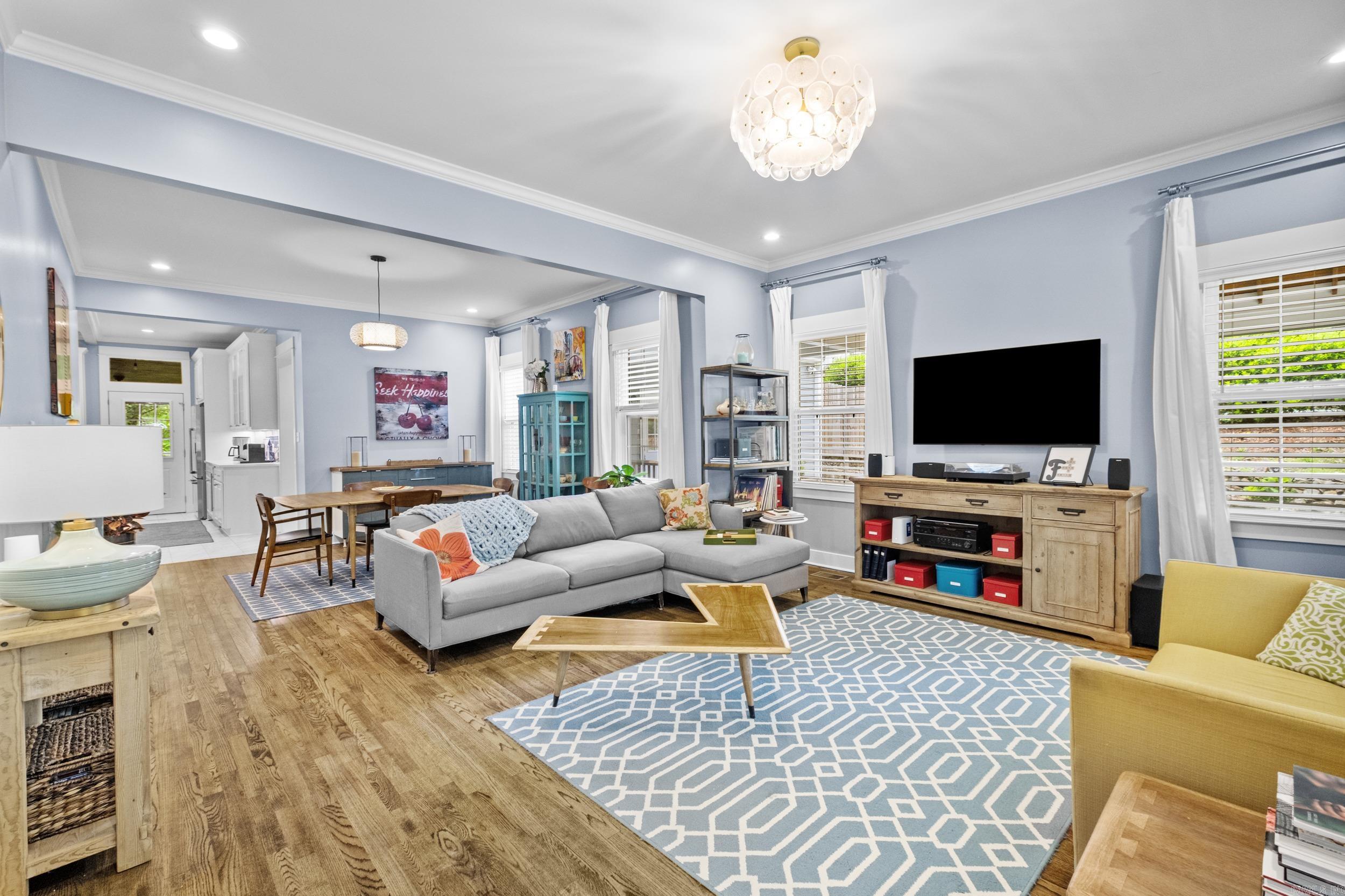 EAST PULASKI HGTS - Residential