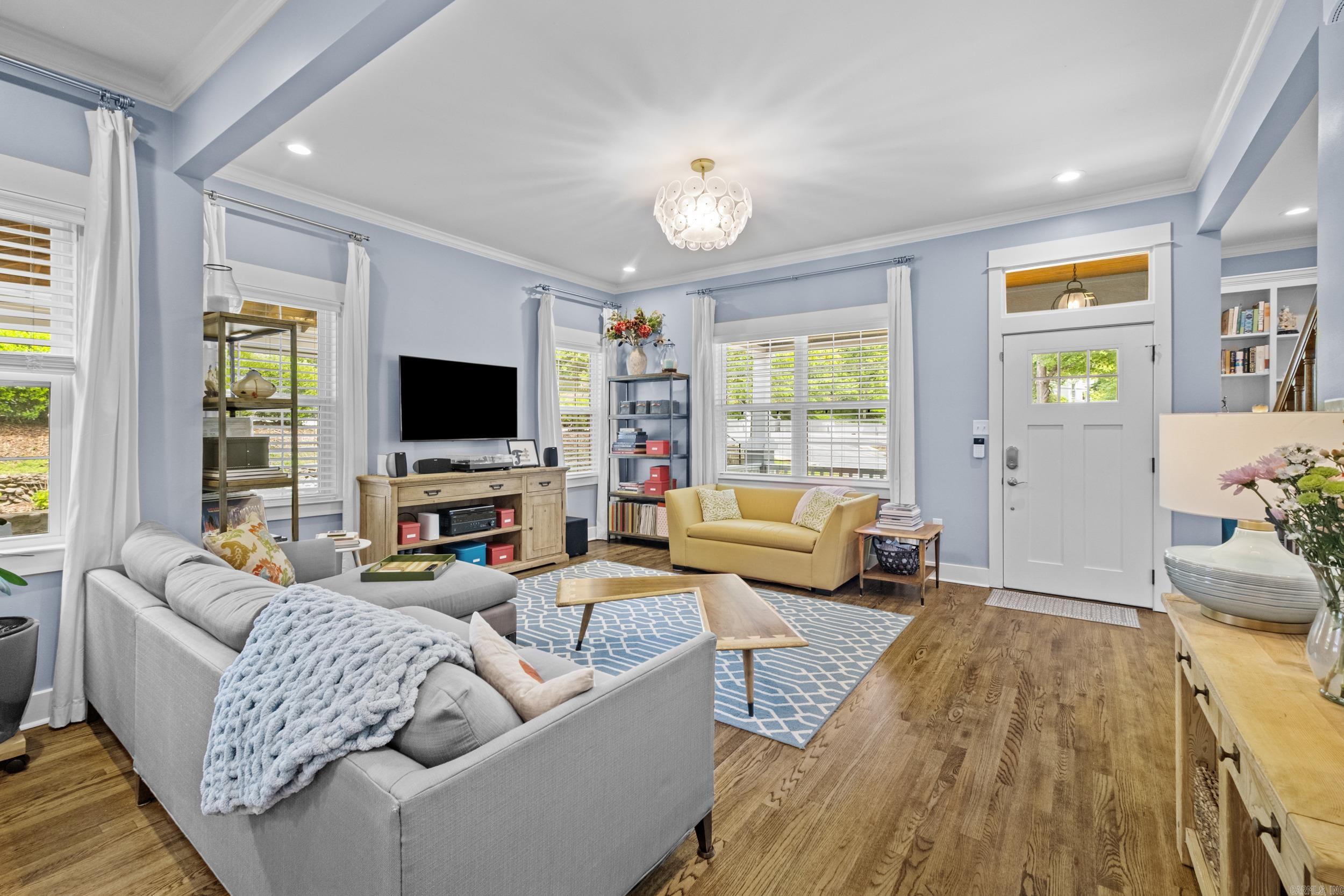 EAST PULASKI HGTS - Residential