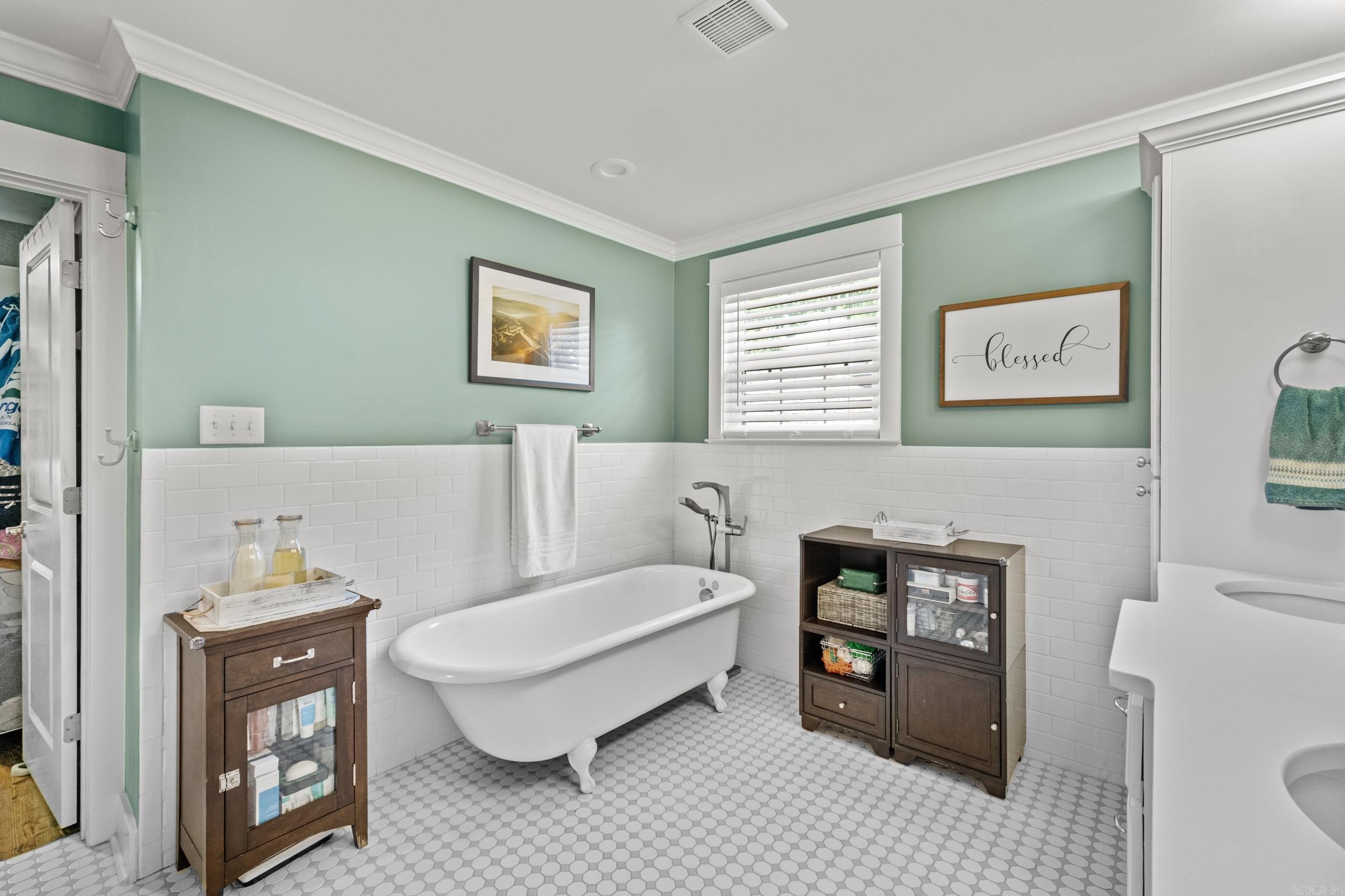 EAST PULASKI HGTS - Residential