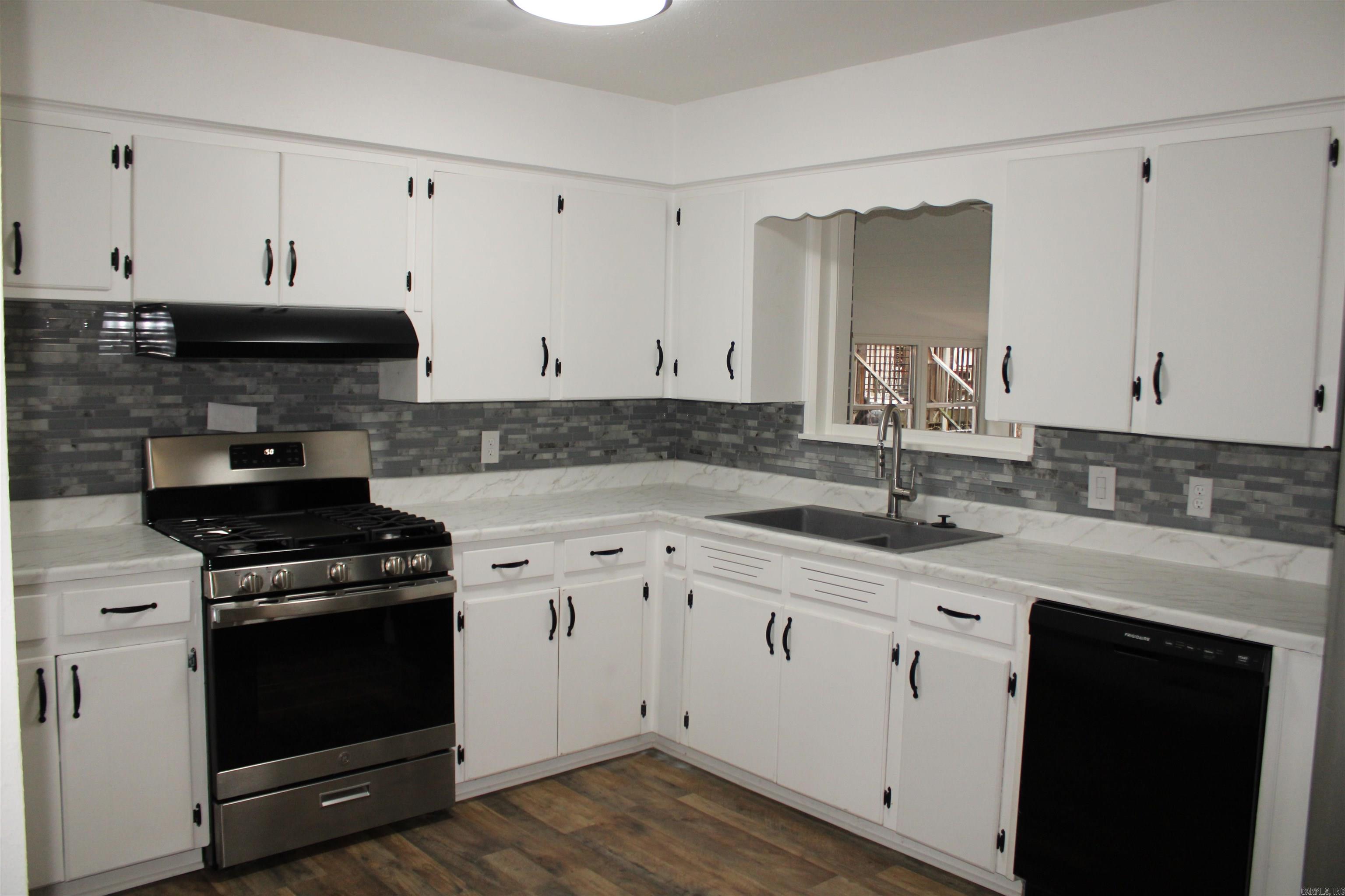 HILLSIDE - Residential