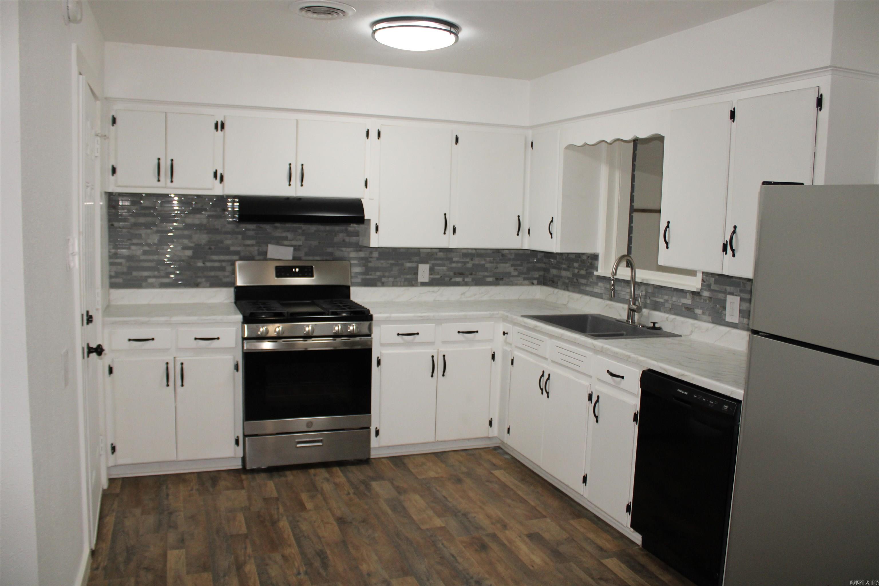 HILLSIDE - Residential