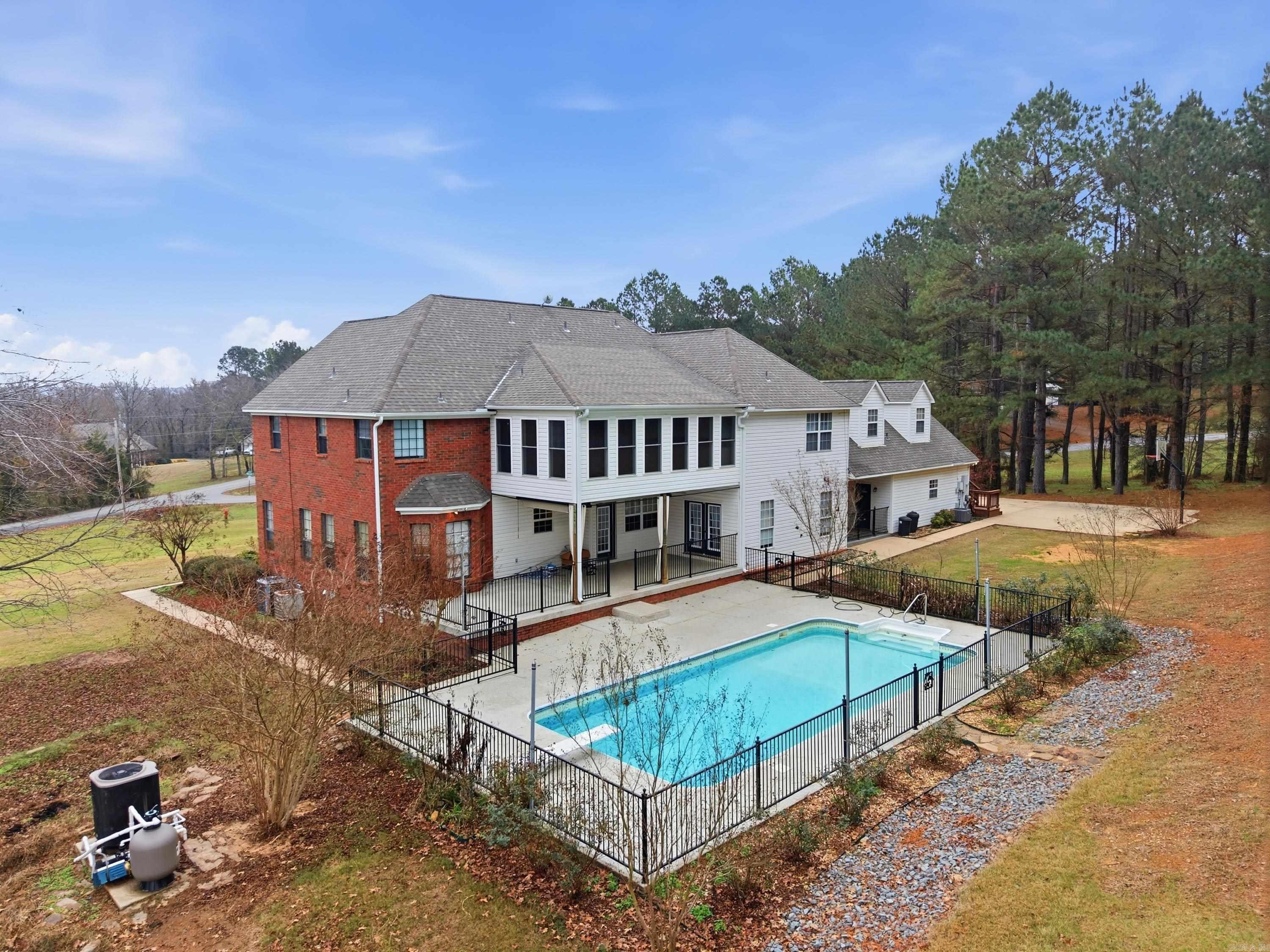 SUMMER HILL PLACE - Residential