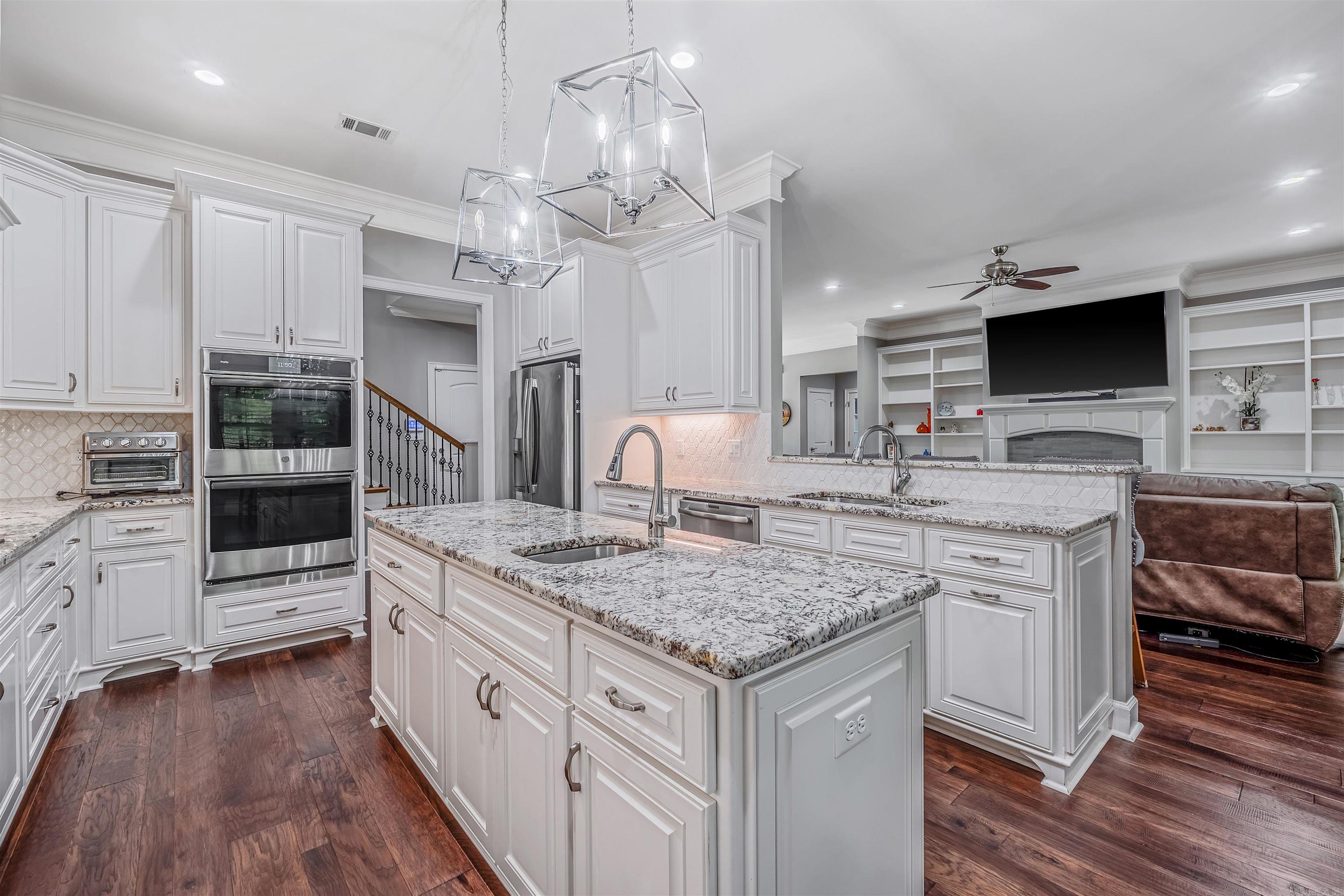 CHENAL VALLEY EPERNAY PLACE - Residential