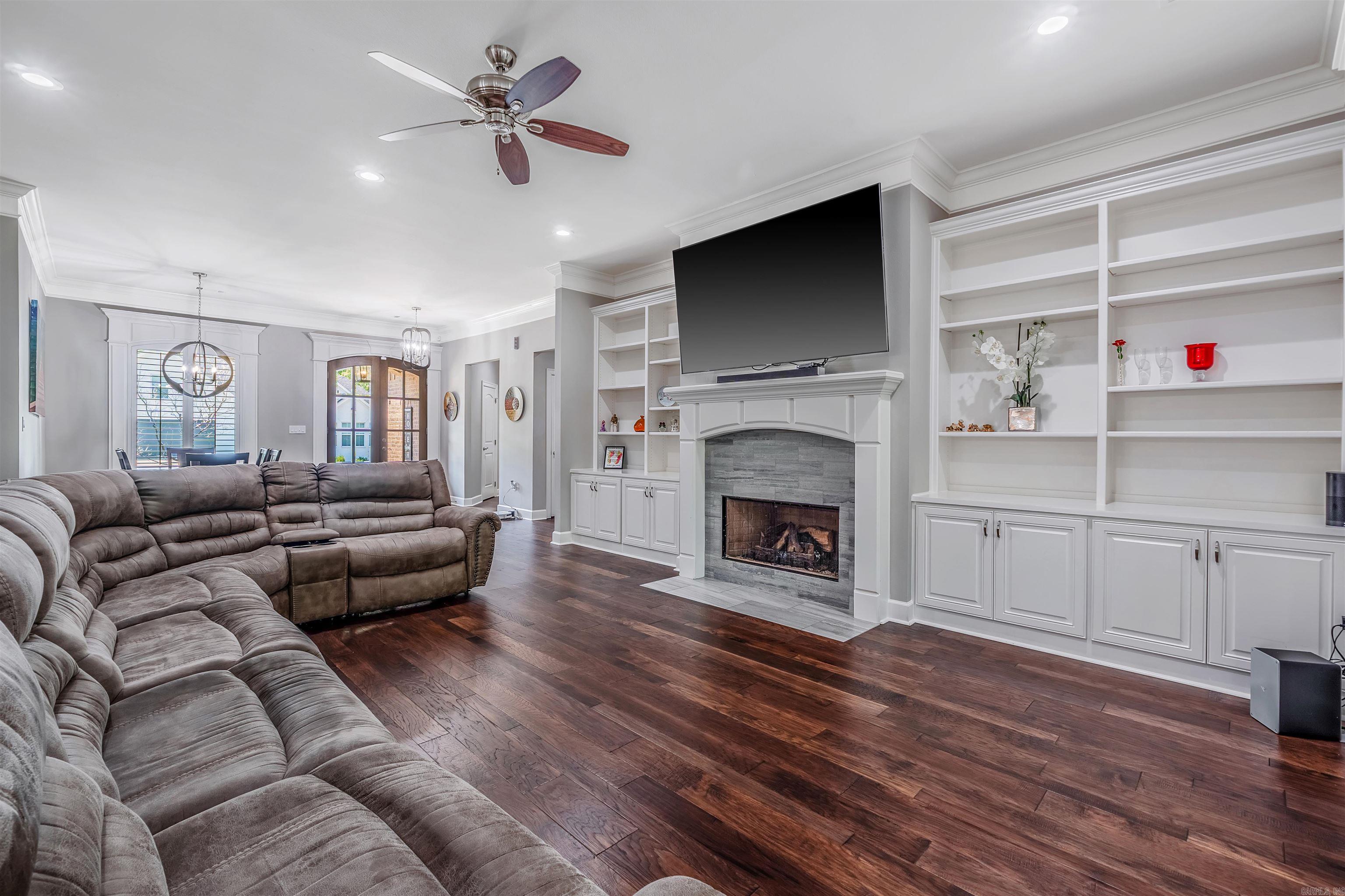 CHENAL VALLEY EPERNAY PLACE - Residential
