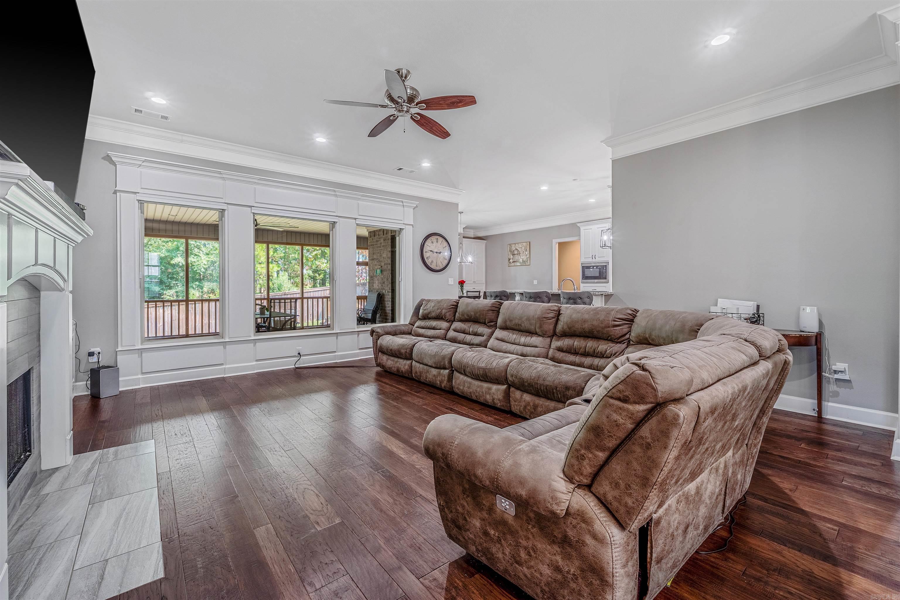 CHENAL VALLEY EPERNAY PLACE - Residential
