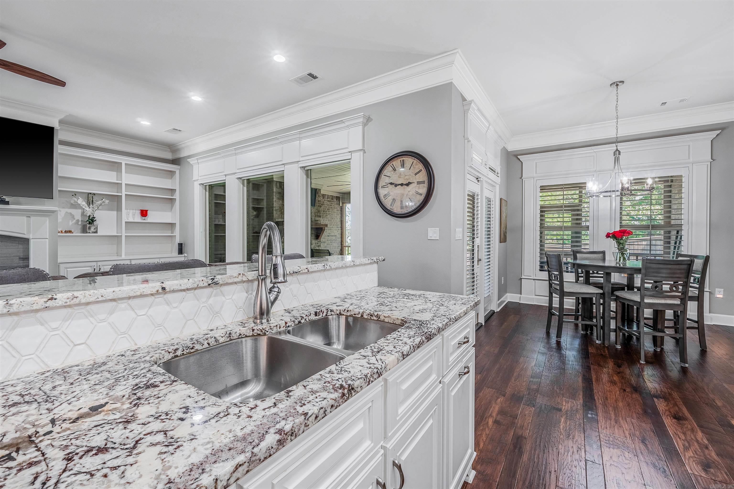 CHENAL VALLEY EPERNAY PLACE - Residential