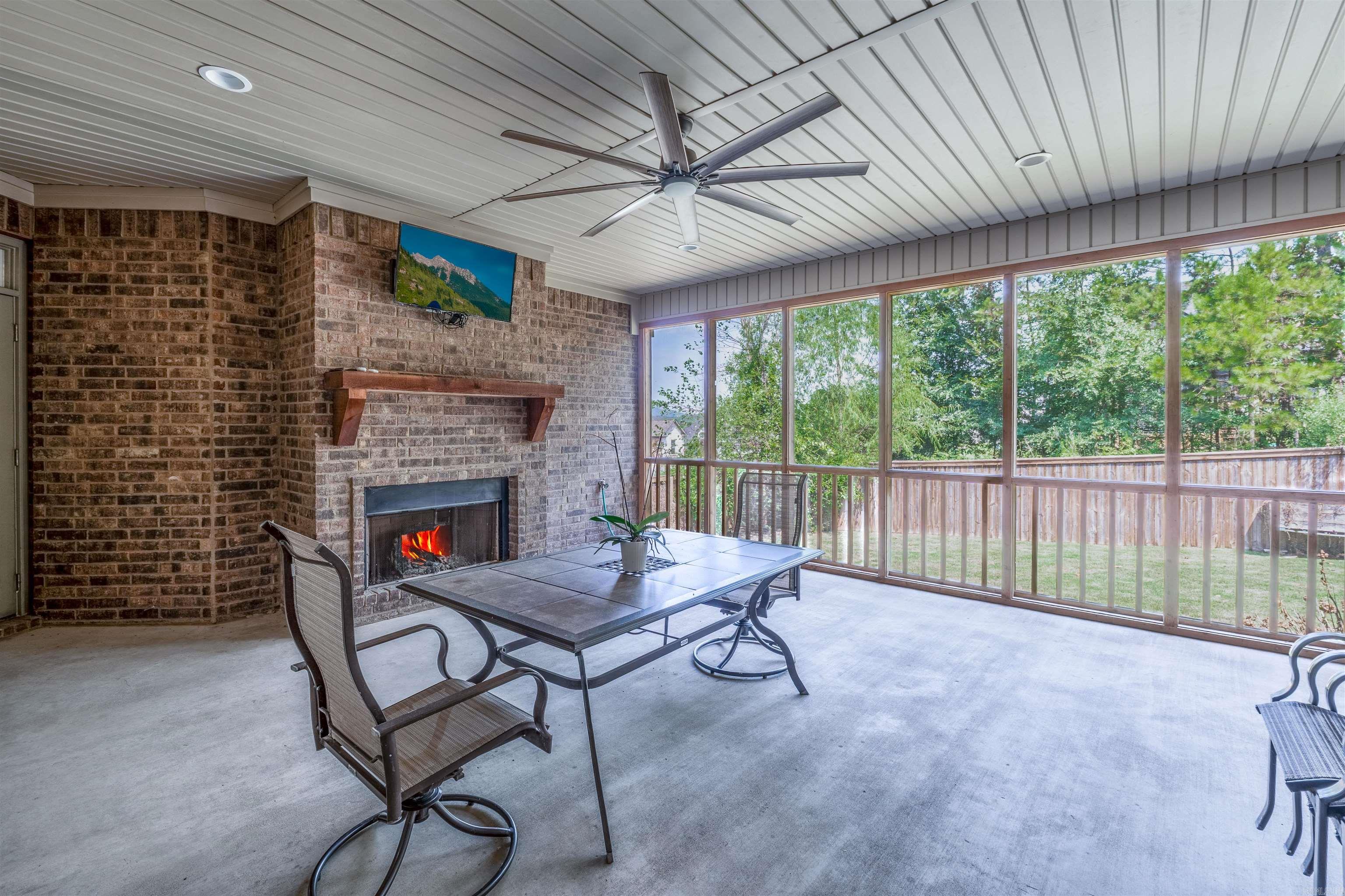 CHENAL VALLEY EPERNAY PLACE - Residential
