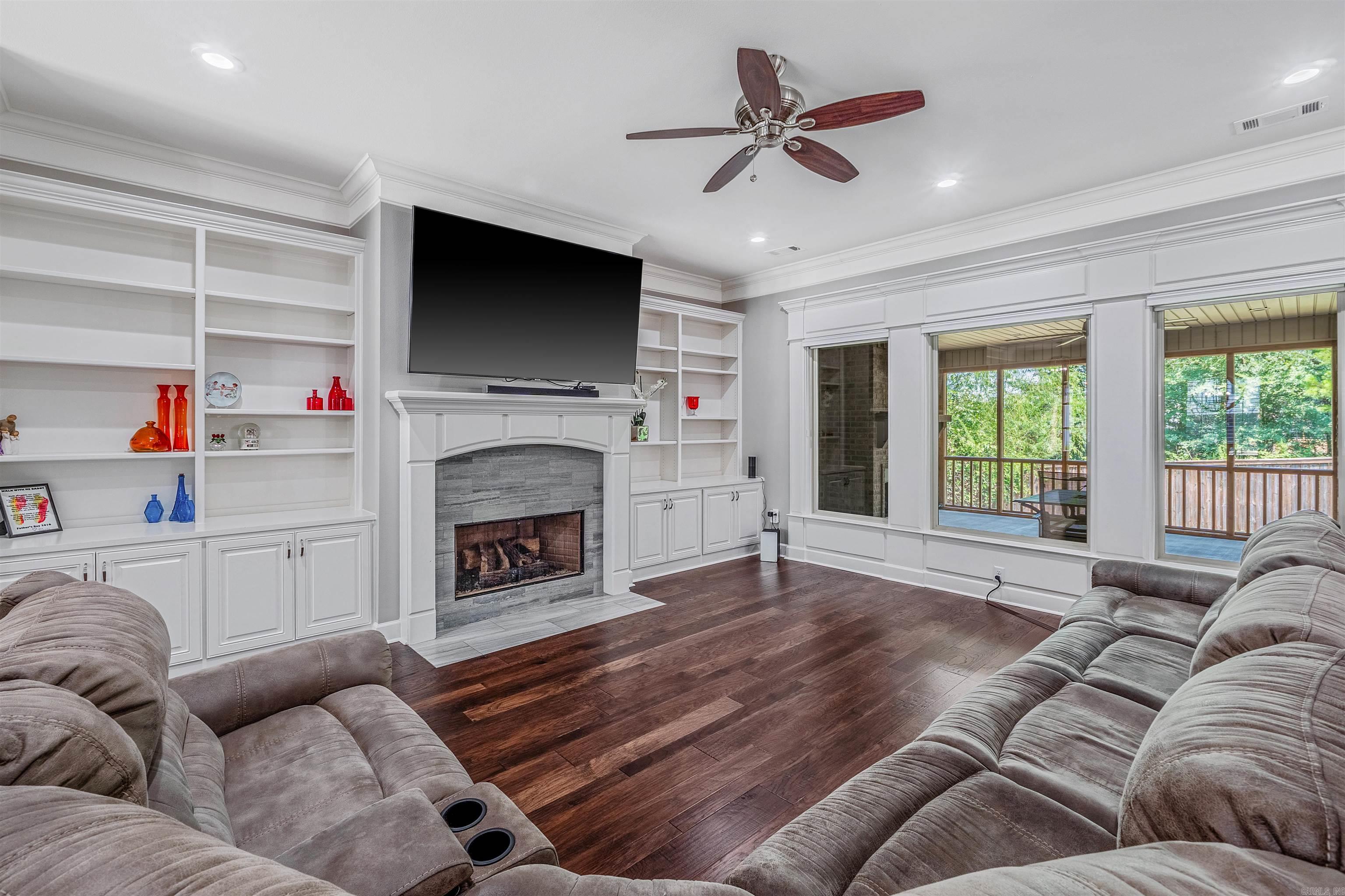 CHENAL VALLEY EPERNAY PLACE - Residential